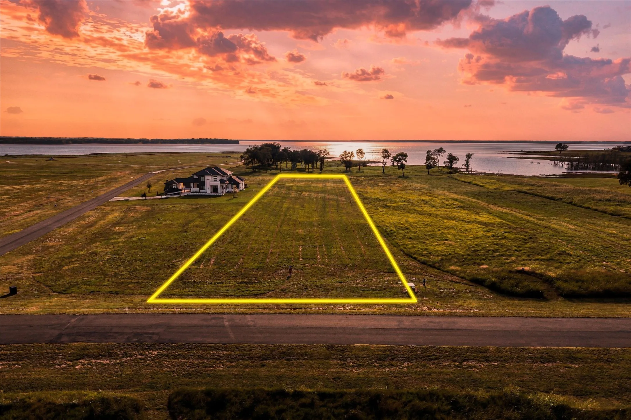 Improved Land For Sale in Fannin County , 524 Shores Drive, Honey Grove, Texas 75446, 0, 0, Garage spaces, 0 Sqft, built in 0, Price $450,000, mls#21348695, Real Estate Agent in Honey Grove, Homes For Sale in Fannin county, Homes For Sale in Honey Grove, Realtor in Honey Grove Texas, Real Estate Brokerage Independent Realty Texas, Luminita Cordes Realtor