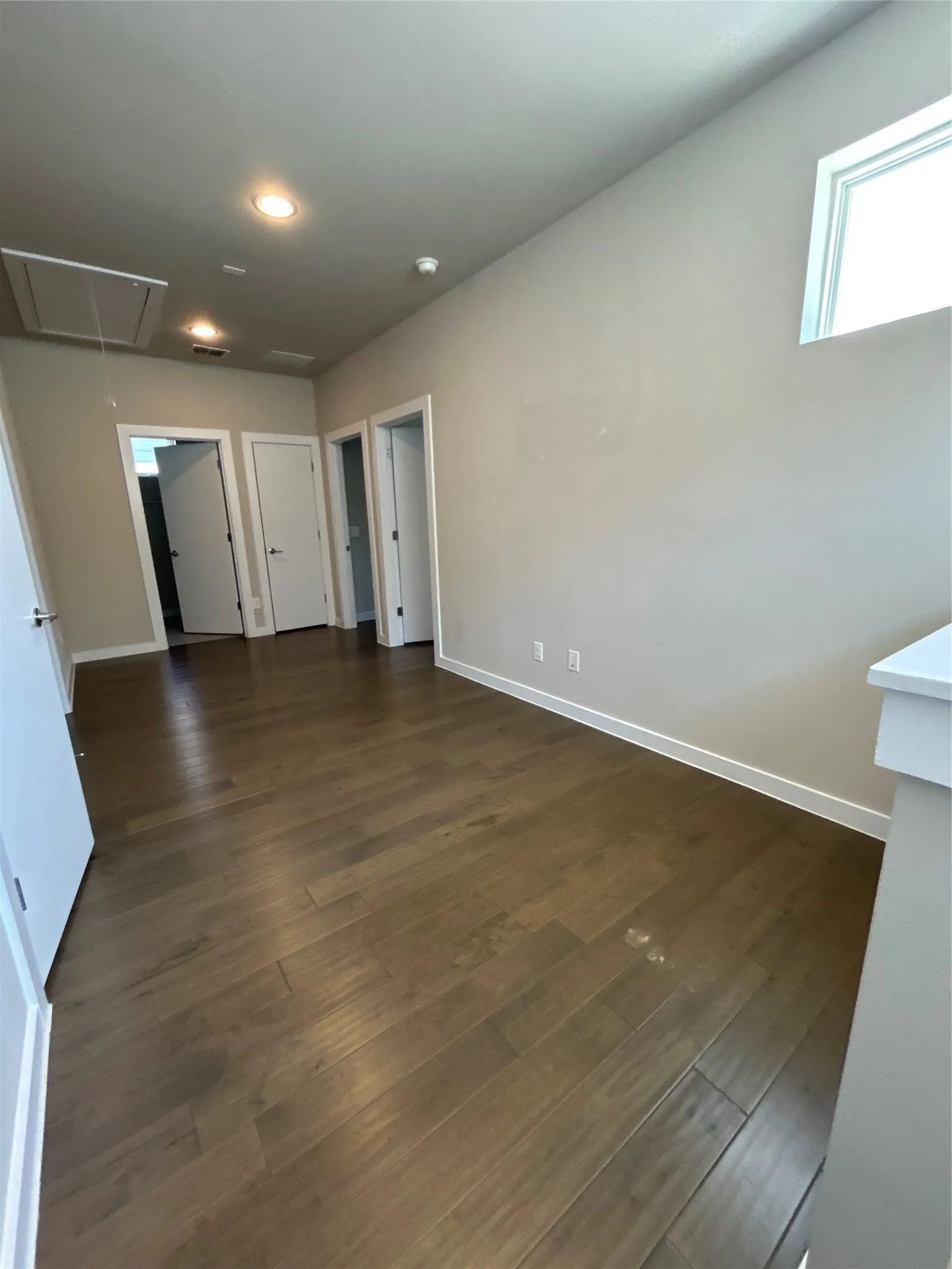 Single Family Residence For Rent in Dallas County , 1229 Clifftop Lane, Dallas, Texas 75208, 3 Bedroom, 3 Bathroom, 2 Garage spaces, 1,825 Sqft, built in 2019, mls#21325452, Real Estate Agent in Dallas, Homes For Rent in Dallas county, Homes For Rent in Dallas, Realtor in Dallas Texas, Real Estate Brokerage Independent Realty Texas, Luminita Cordes Realtor