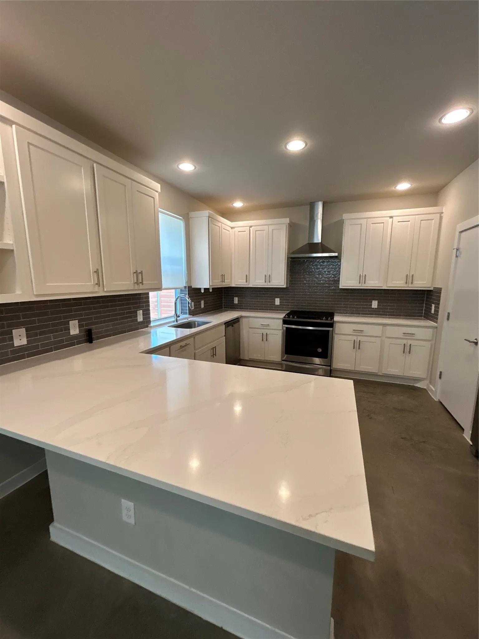 Single Family Residence For Rent in Dallas County , 1229 Clifftop Lane, Dallas, Texas 75208, 3 Bedroom, 3 Bathroom, 2 Garage spaces, 1,825 Sqft, built in 2019, mls#21325452, Real Estate Agent in Dallas, Homes For Rent in Dallas county, Homes For Rent in Dallas, Realtor in Dallas Texas, Real Estate Brokerage Independent Realty Texas, Luminita Cordes Realtor