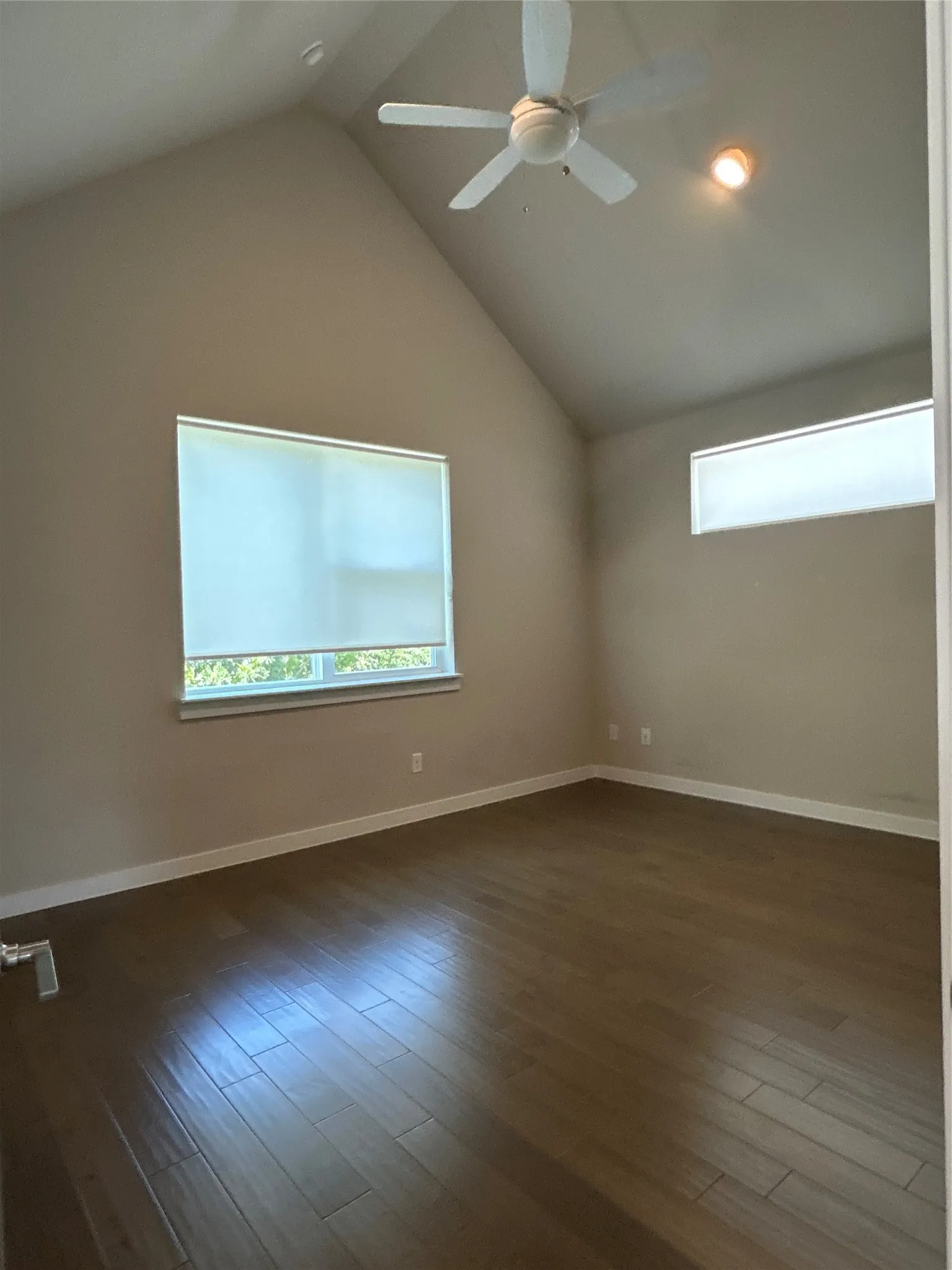 Single Family Residence For Rent in Dallas County , 1229 Clifftop Lane, Dallas, Texas 75208, 3 Bedroom, 3 Bathroom, 2 Garage spaces, 1,825 Sqft, built in 2019, mls#21325452, Real Estate Agent in Dallas, Homes For Rent in Dallas county, Homes For Rent in Dallas, Realtor in Dallas Texas, Real Estate Brokerage Independent Realty Texas, Luminita Cordes Realtor