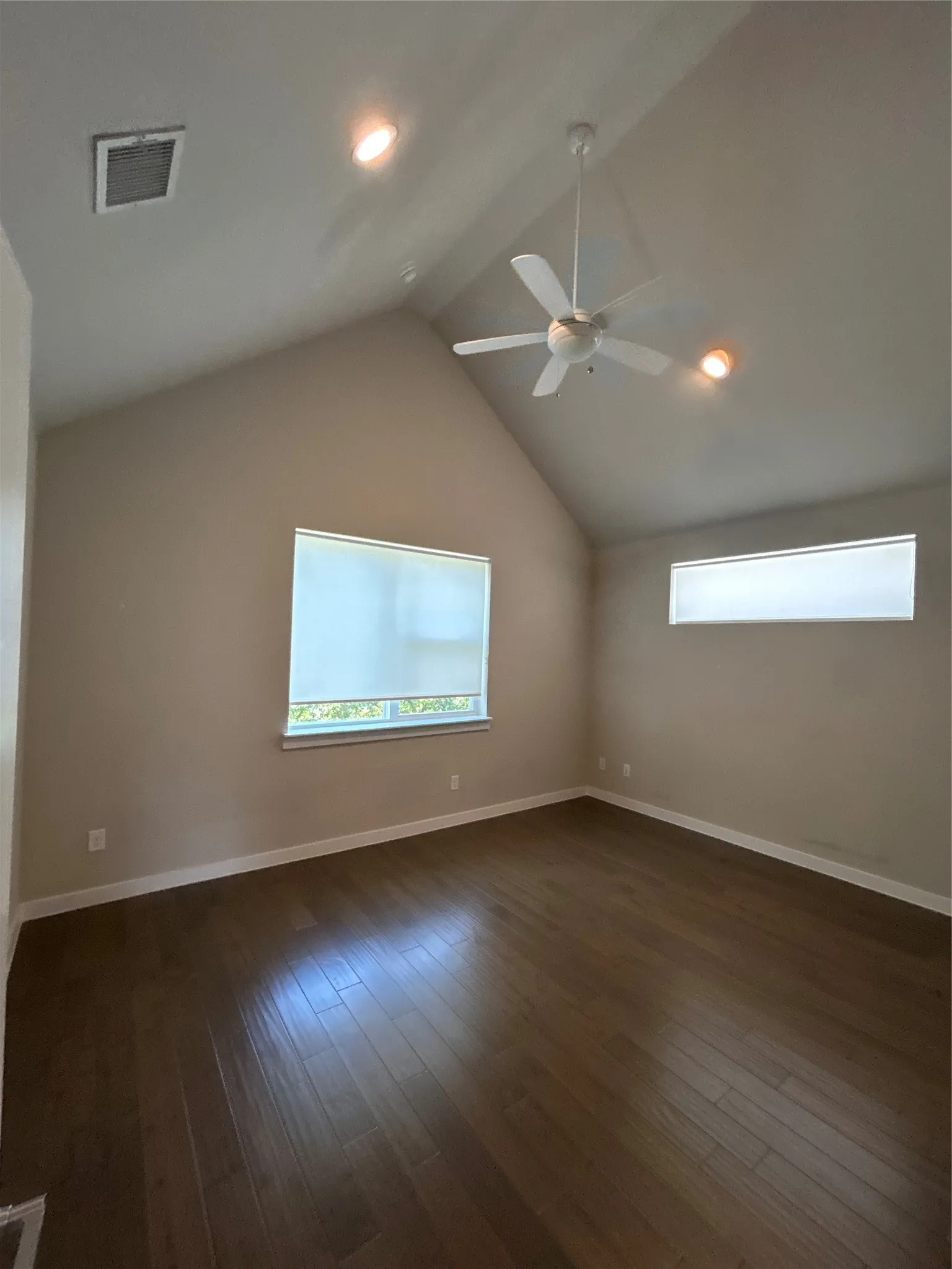 Single Family Residence For Rent in Dallas County , 1229 Clifftop Lane, Dallas, Texas 75208, 3 Bedroom, 3 Bathroom, 2 Garage spaces, 1,825 Sqft, built in 2019, mls#21325452, Real Estate Agent in Dallas, Homes For Rent in Dallas county, Homes For Rent in Dallas, Realtor in Dallas Texas, Real Estate Brokerage Independent Realty Texas, Luminita Cordes Realtor
