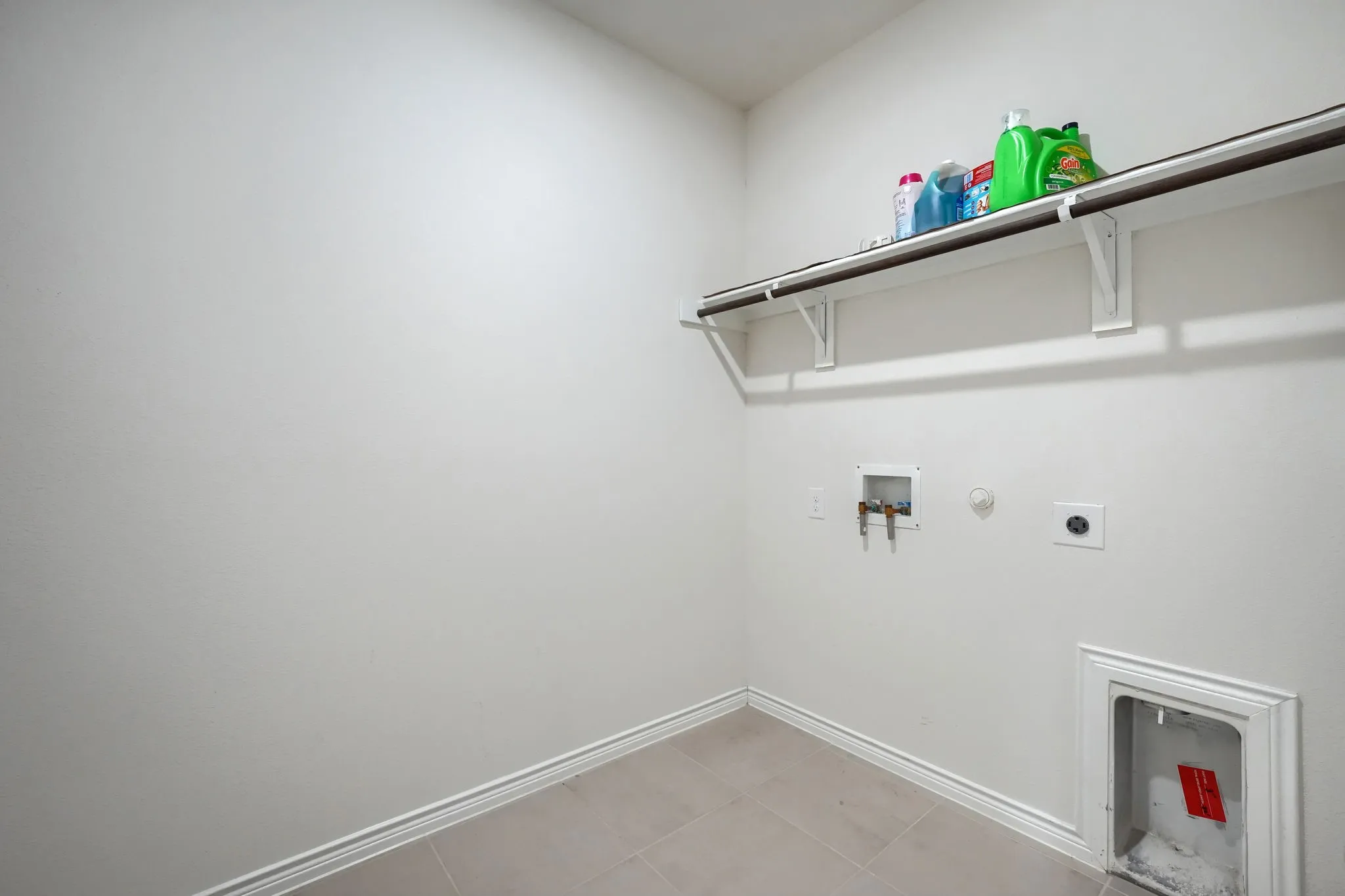 Single Family Residence For Sale in Denton County , 6037 Warrington Street, Celina, Texas 76227, 4 Bedroom, 3 Bathroom, 2 Garage spaces, 2,965 Sqft, built in 2023, mls#21348895, Real Estate Agent in Celina, Homes For Sale in Denton county, Homes For Sale in Celina, Realtor in Celina Texas, Real Estate Brokerage Independent Realty Texas, Luminita Cordes Realtor