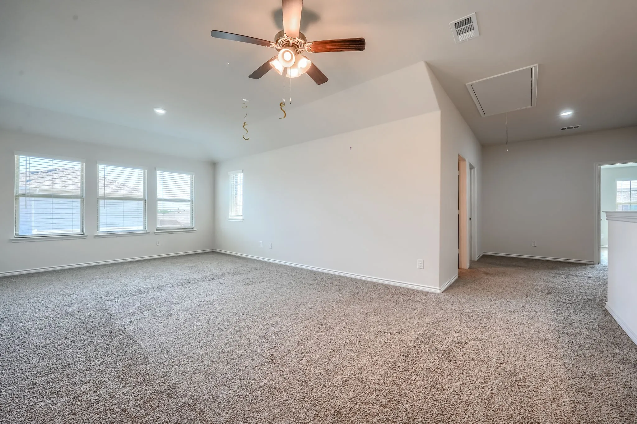 Single Family Residence For Sale in Denton County , 6037 Warrington Street, Celina, Texas 76227, 4 Bedroom, 3 Bathroom, 2 Garage spaces, 2,965 Sqft, built in 2023, mls#21348895, Real Estate Agent in Celina, Homes For Sale in Denton county, Homes For Sale in Celina, Realtor in Celina Texas, Real Estate Brokerage Independent Realty Texas, Luminita Cordes Realtor