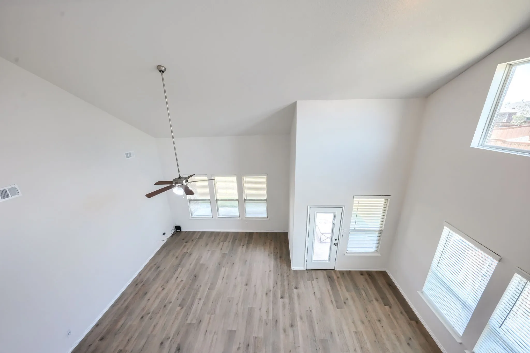 Single Family Residence For Sale in Denton County , 6037 Warrington Street, Celina, Texas 76227, 4 Bedroom, 3 Bathroom, 2 Garage spaces, 2,965 Sqft, built in 2023, mls#21348895, Real Estate Agent in Celina, Homes For Sale in Denton county, Homes For Sale in Celina, Realtor in Celina Texas, Real Estate Brokerage Independent Realty Texas, Luminita Cordes Realtor