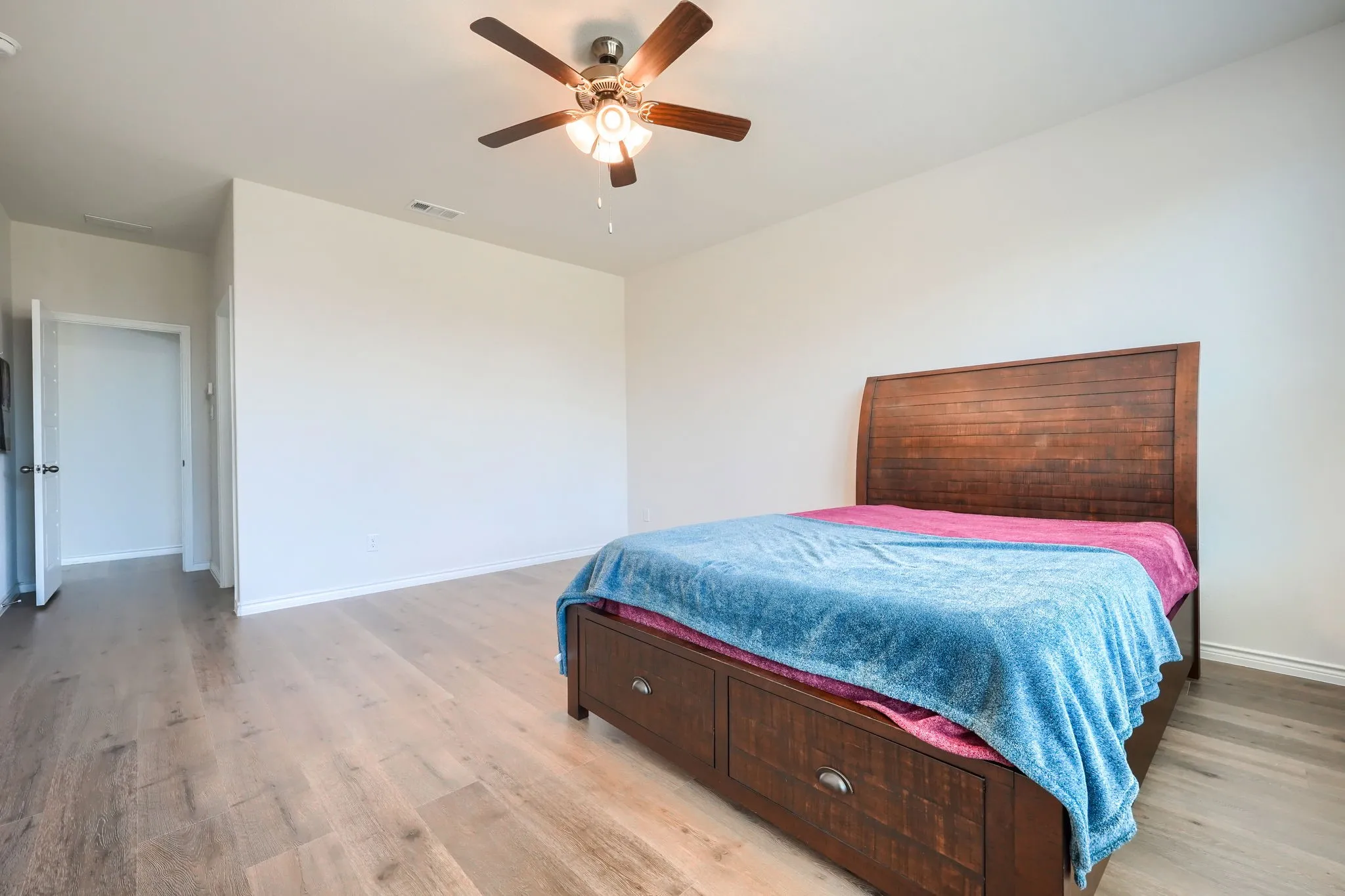 Single Family Residence For Sale in Denton County , 6037 Warrington Street, Celina, Texas 76227, 4 Bedroom, 3 Bathroom, 2 Garage spaces, 2,965 Sqft, built in 2023, mls#21348895, Real Estate Agent in Celina, Homes For Sale in Denton county, Homes For Sale in Celina, Realtor in Celina Texas, Real Estate Brokerage Independent Realty Texas, Luminita Cordes Realtor