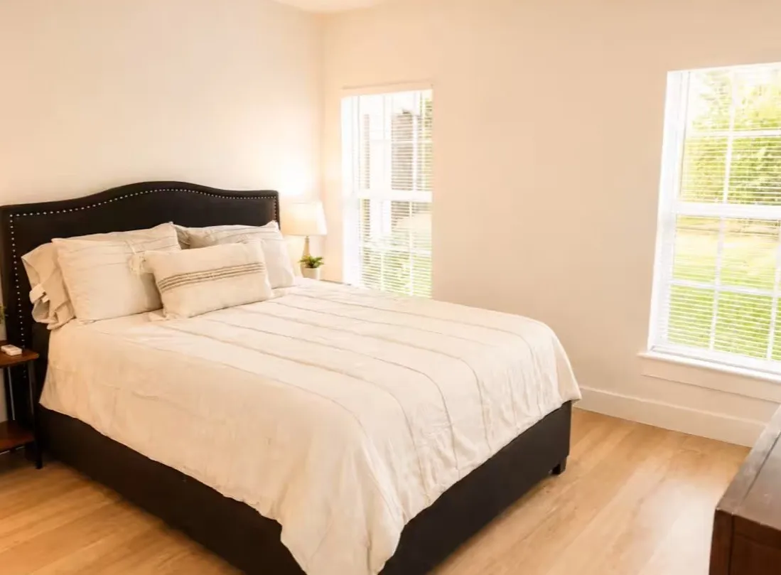 Duplex For Rent in Tarrant County , 209 Kerby Street, Arlington, Texas 76013, 2 Bedroom, 1 Bathroom, 1 Garage spaces, 903 Sqft, built in 1951, mls#21347136, Real Estate Agent in Arlington, Homes For Rent in Tarrant county, Homes For Rent in Arlington, Realtor in Arlington Texas, Real Estate Brokerage Independent Realty Texas, Luminita Cordes Realtor