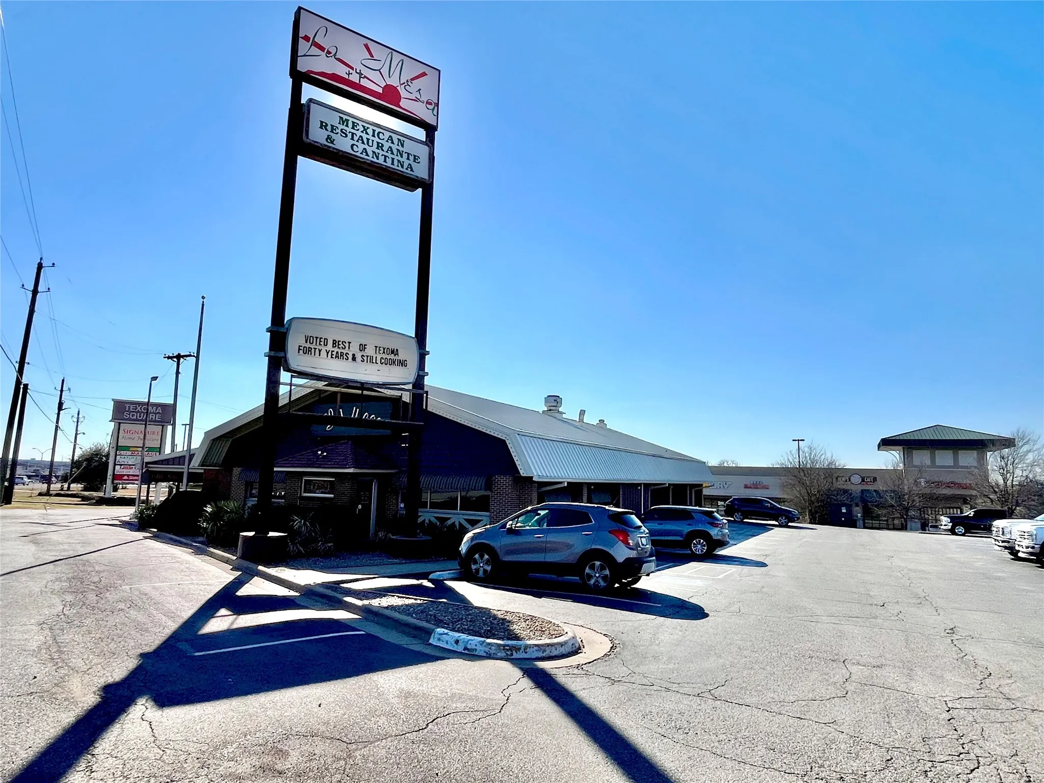 Includes Commercial Sign