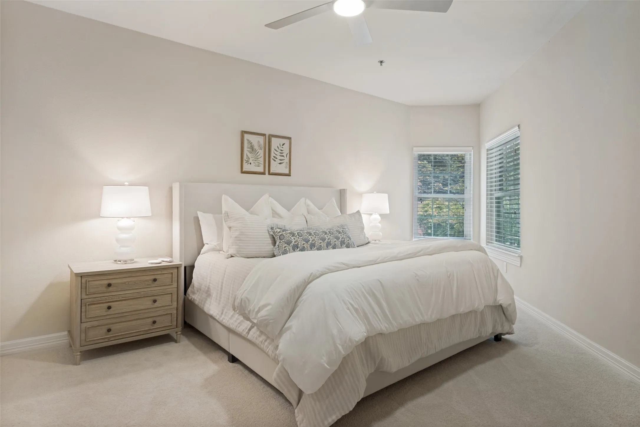 Condominium For Sale in Dallas County , 3400 Welborn Street 208, Dallas, Texas 75219, 2 Bedroom, 2 Bathroom, 2 Garage spaces, 1,226 Sqft, built in 1998, mls#21347161, Real Estate Agent in Dallas, Homes For Sale in Dallas county, Homes For Sale in Dallas, Realtor in Dallas Texas, Real Estate Brokerage Independent Realty Texas, Luminita Cordes Realtor