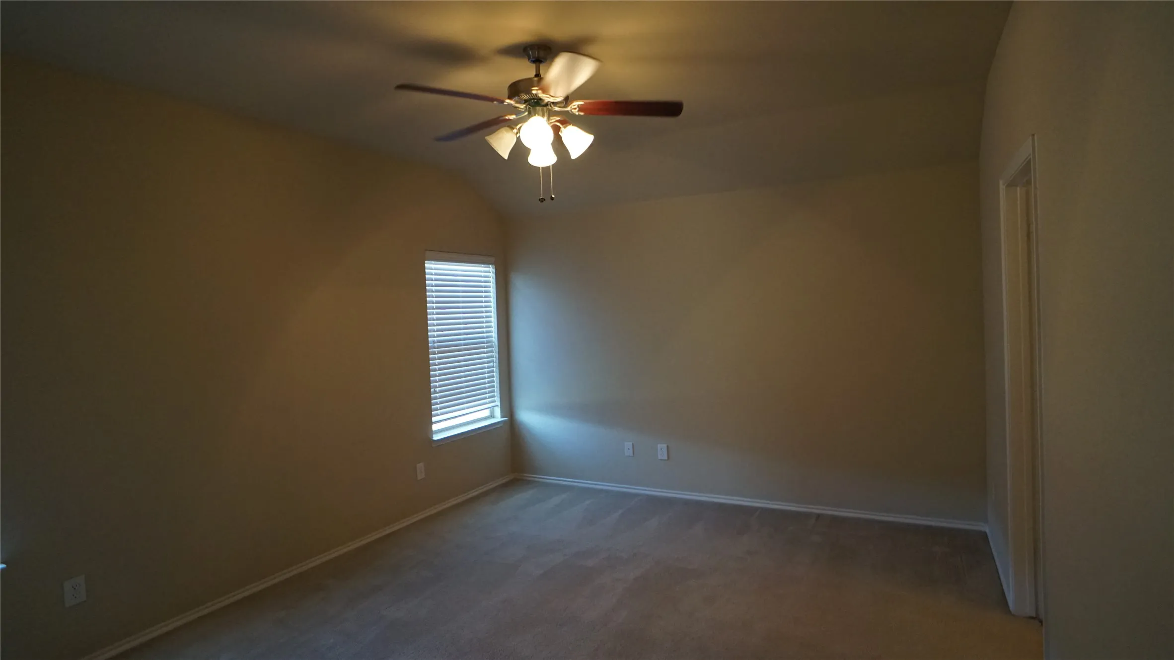 Single Family Residence For Rent in Hunt County , 1817 Berrywood Drive, Royse City, Texas 75189, 3 Bedroom, 2 Bathroom, 2 Garage spaces, 1,406 Sqft, built in 2011, mls#21349059, Real Estate Agent in Royse City, Homes For Rent in Hunt county, Homes For Rent in Royse City, Realtor in Royse City Texas, Real Estate Brokerage Independent Realty Texas, Luminita Cordes Realtor