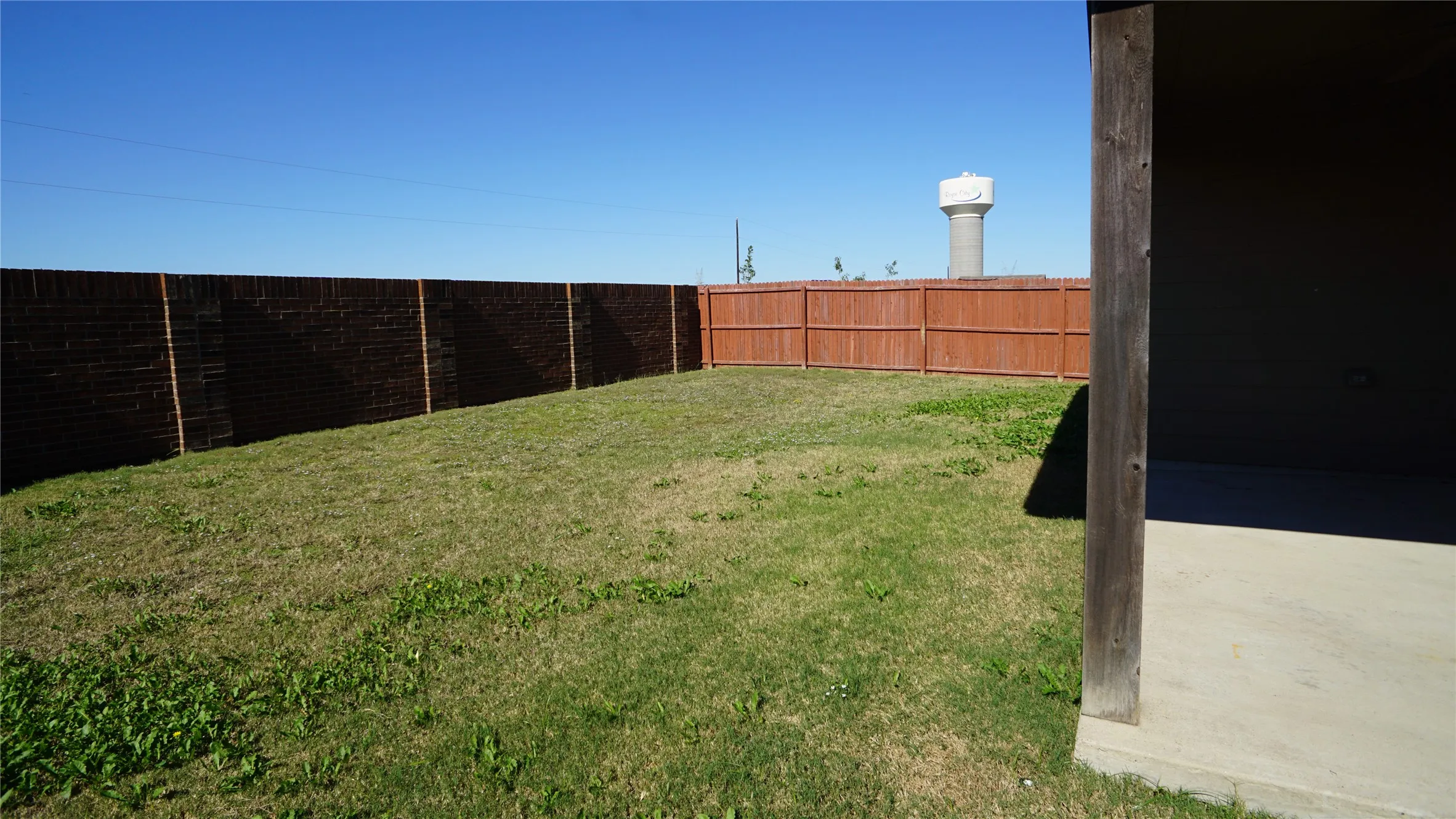 Single Family Residence For Rent in Hunt County , 1817 Berrywood Drive, Royse City, Texas 75189, 3 Bedroom, 2 Bathroom, 2 Garage spaces, 1,406 Sqft, built in 2011, mls#21349059, Real Estate Agent in Royse City, Homes For Rent in Hunt county, Homes For Rent in Royse City, Realtor in Royse City Texas, Real Estate Brokerage Independent Realty Texas, Luminita Cordes Realtor