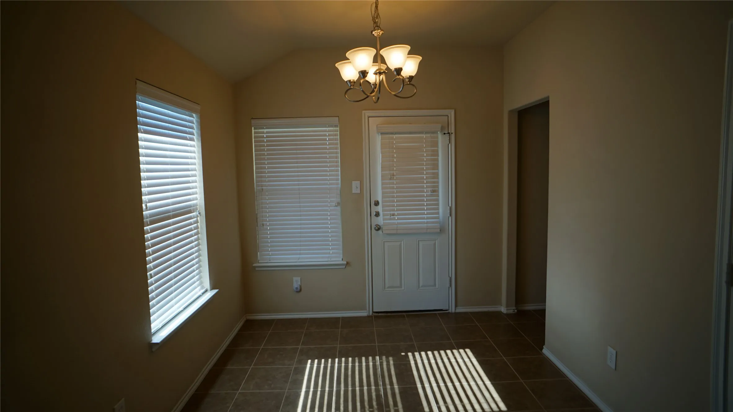 Single Family Residence For Rent in Hunt County , 1817 Berrywood Drive, Royse City, Texas 75189, 3 Bedroom, 2 Bathroom, 2 Garage spaces, 1,406 Sqft, built in 2011, mls#21349059, Real Estate Agent in Royse City, Homes For Rent in Hunt county, Homes For Rent in Royse City, Realtor in Royse City Texas, Real Estate Brokerage Independent Realty Texas, Luminita Cordes Realtor