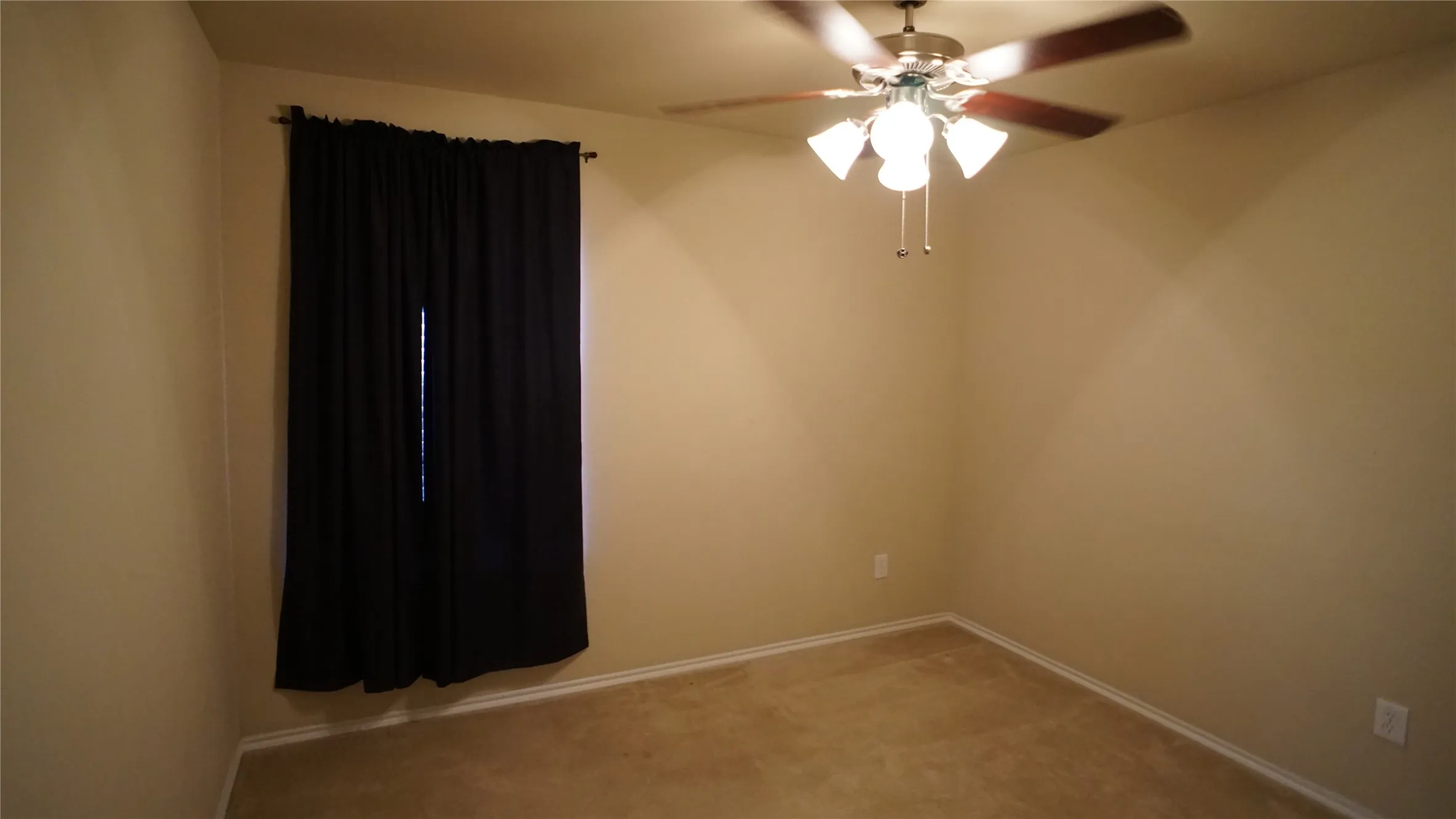 Single Family Residence For Rent in Hunt County , 1817 Berrywood Drive, Royse City, Texas 75189, 3 Bedroom, 2 Bathroom, 2 Garage spaces, 1,406 Sqft, built in 2011, mls#21349059, Real Estate Agent in Royse City, Homes For Rent in Hunt county, Homes For Rent in Royse City, Realtor in Royse City Texas, Real Estate Brokerage Independent Realty Texas, Luminita Cordes Realtor