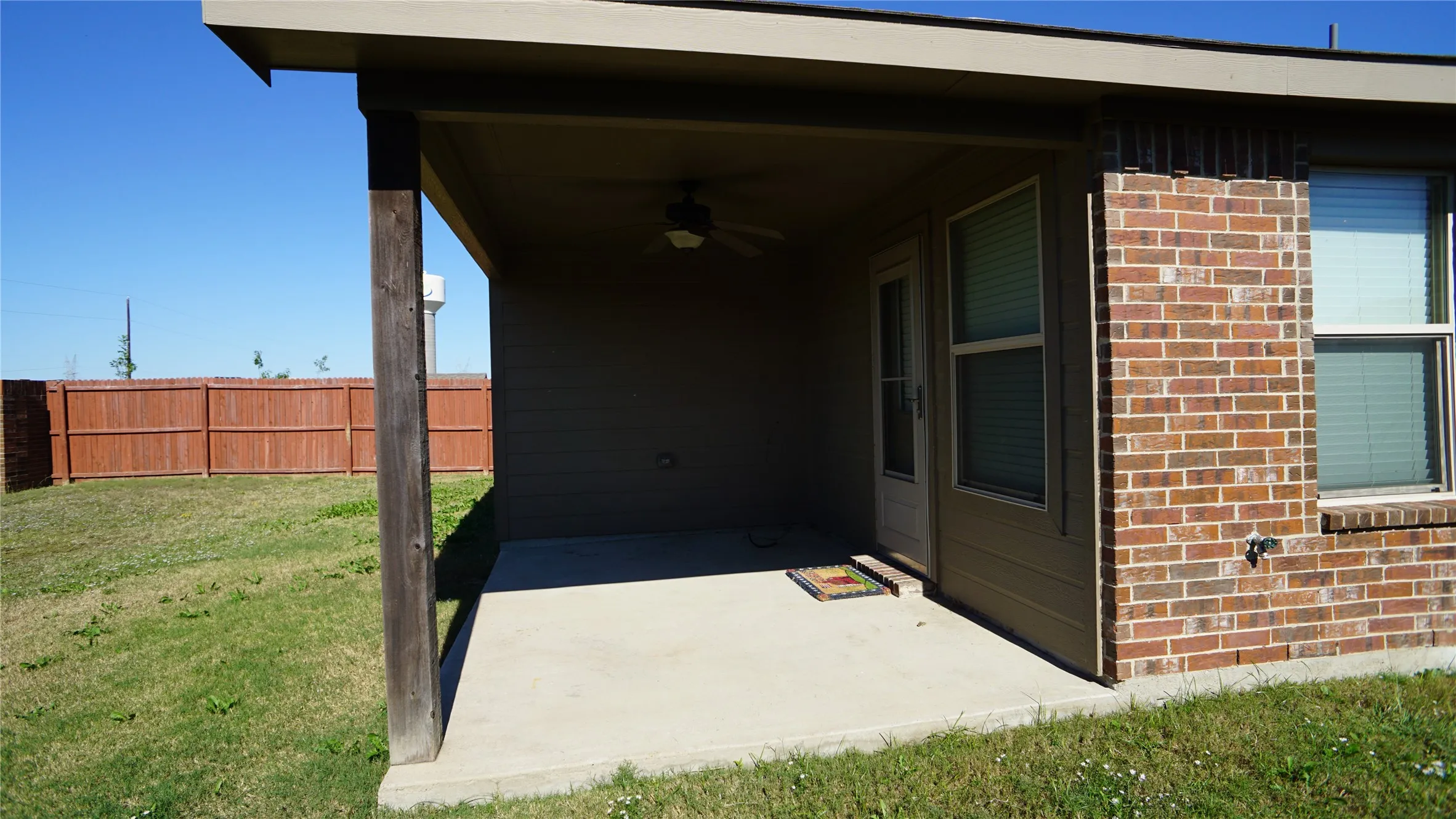 Single Family Residence For Rent in Hunt County , 1817 Berrywood Drive, Royse City, Texas 75189, 3 Bedroom, 2 Bathroom, 2 Garage spaces, 1,406 Sqft, built in 2011, mls#21349059, Real Estate Agent in Royse City, Homes For Rent in Hunt county, Homes For Rent in Royse City, Realtor in Royse City Texas, Real Estate Brokerage Independent Realty Texas, Luminita Cordes Realtor