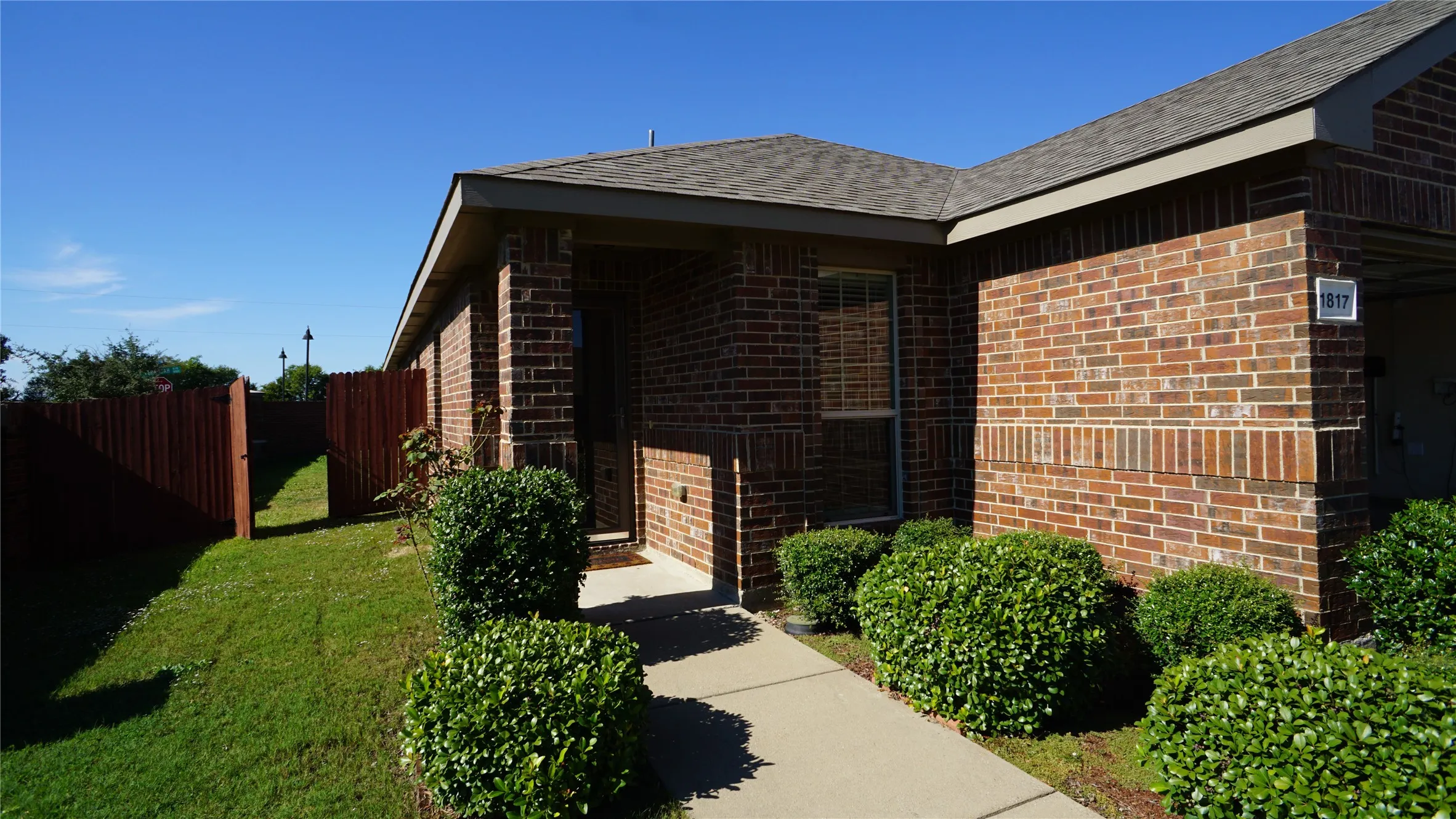 Single Family Residence For Rent in Hunt County , 1817 Berrywood Drive, Royse City, Texas 75189, 3 Bedroom, 2 Bathroom, 2 Garage spaces, 1,406 Sqft, built in 2011, mls#21349059, Real Estate Agent in Royse City, Homes For Rent in Hunt county, Homes For Rent in Royse City, Realtor in Royse City Texas, Real Estate Brokerage Independent Realty Texas, Luminita Cordes Realtor