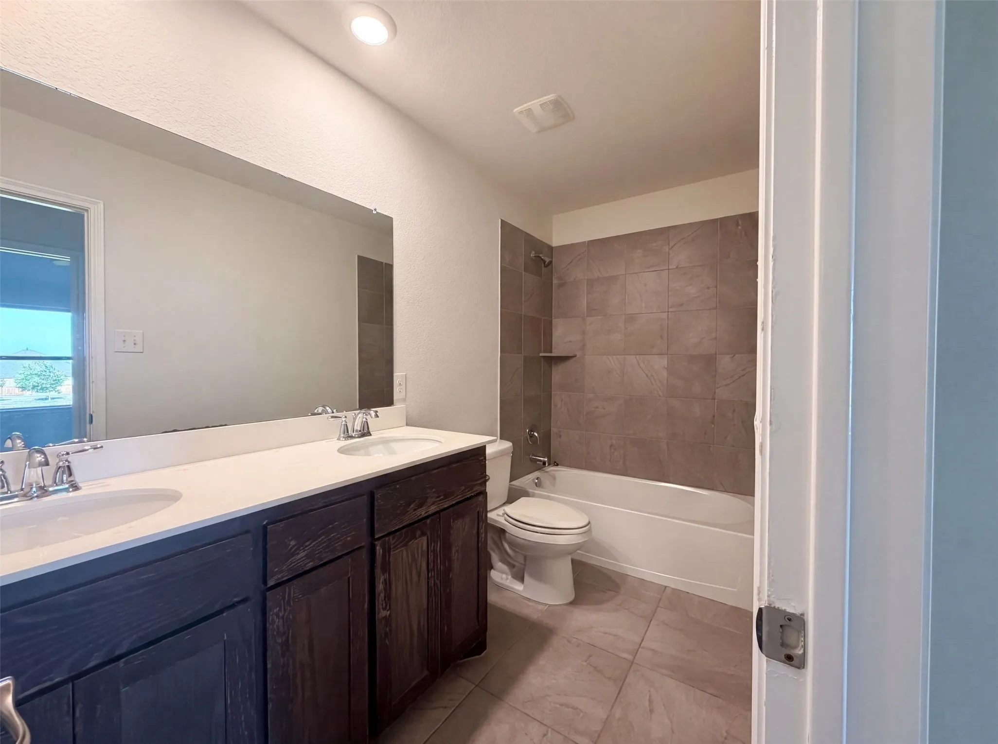 Single Family Residence For Sale in Collin County , 600 Brock Drive, Anna, Texas 75409, 4 Bedroom, 3 Bathroom, 2 Garage spaces, 2,708 Sqft, built in 2019, mls#21349054, Real Estate Agent in Anna, Homes For Sale in Collin county, Homes For Sale in Anna, Realtor in Anna Texas, Real Estate Brokerage Independent Realty Texas, Luminita Cordes Realtor