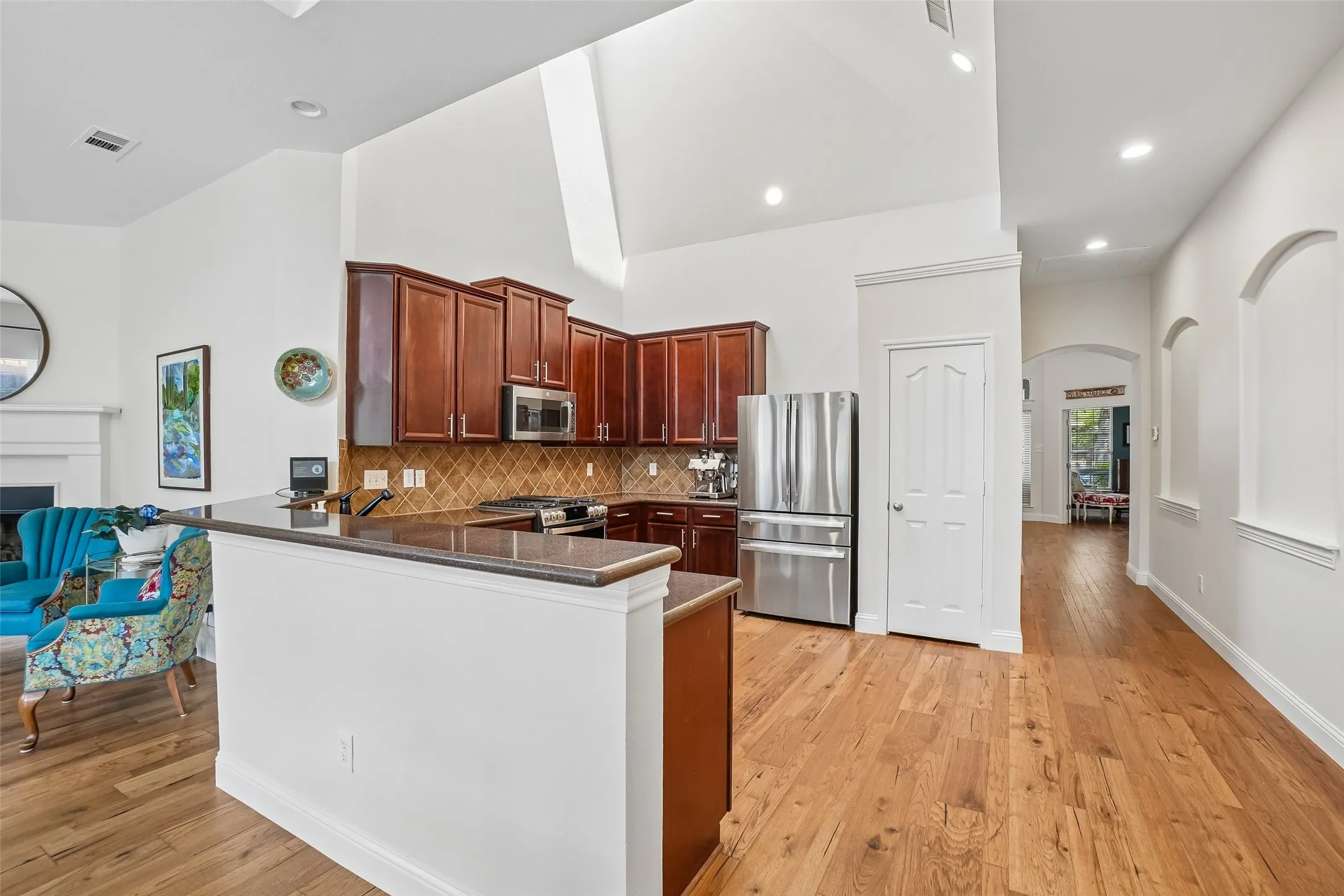 Single Family Residence For Sale in Tarrant County , 3436 Furlong Way, Fort Worth, Texas 76244, 4 Bedroom, 3 Bathroom, 2 Garage spaces, 2,541 Sqft, built in 2005, mls#21345651, Real Estate Agent in Fort Worth, Homes For Sale in Tarrant county, Homes For Sale in Fort Worth, Realtor in Fort Worth Texas, Real Estate Brokerage Independent Realty Texas, Luminita Cordes Realtor