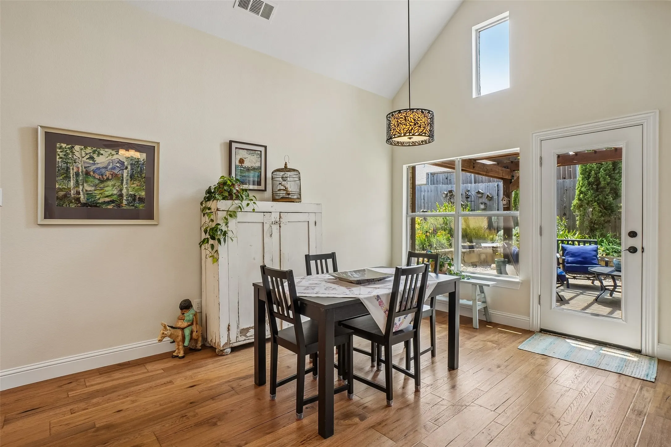 Single Family Residence For Sale in Tarrant County , 3436 Furlong Way, Fort Worth, Texas 76244, 4 Bedroom, 3 Bathroom, 2 Garage spaces, 2,541 Sqft, built in 2005, mls#21345651, Real Estate Agent in Fort Worth, Homes For Sale in Tarrant county, Homes For Sale in Fort Worth, Realtor in Fort Worth Texas, Real Estate Brokerage Independent Realty Texas, Luminita Cordes Realtor