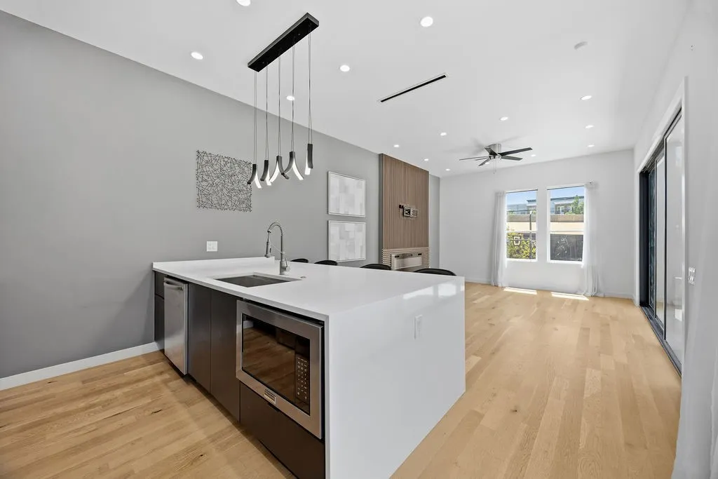 Single Family Residence For Sale in Dallas County , 2722 Hondo Avenue, Dallas, Texas 75219, 3 Bedroom, 3 Bathroom, 1 Garage spaces, 1,905 Sqft, built in 2023, mls#21330854, Real Estate Agent in Dallas, Homes For Sale in Dallas county, Homes For Sale in Dallas, Realtor in Dallas Texas, Real Estate Brokerage Independent Realty Texas, Luminita Cordes Realtor