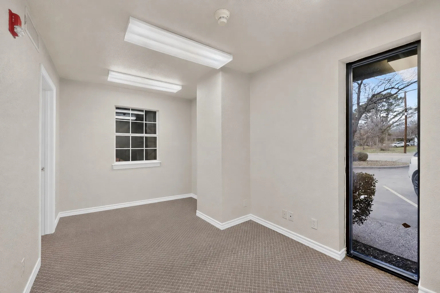 Industrial For Rent in Tarrant County , 2620 Carson Street, Haltom City, Texas 76117, 0, 0, Garage spaces, 0 Sqft, built in 2000, mls#21349080, Real Estate Agent in Haltom City, Homes For Rent in Tarrant county, Homes For Rent in Haltom City, Realtor in Haltom City Texas, Real Estate Brokerage Independent Realty Texas, Luminita Cordes Realtor