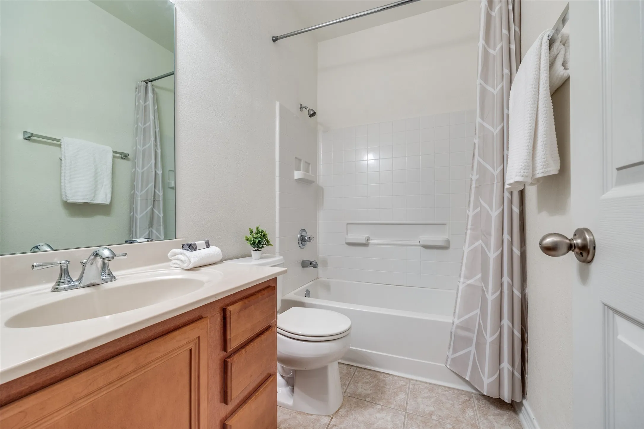 Single Family Residence For Sale in Collin County , 2025 Testament Trail, Plano, Texas 75074, 4 Bedrooms, 3 Bathrooms, 2 Garage spaces, 3,411 Sqft, built in 2006, Price $525,000, mls#21349053, Real Estate Agent in Plano, Homes For Sale in Collin county, Homes For Sale in Plano, Realtor in Plano Texas, Real Estate Brokerage Independent Realty Texas, Luminita Cordes Realtor