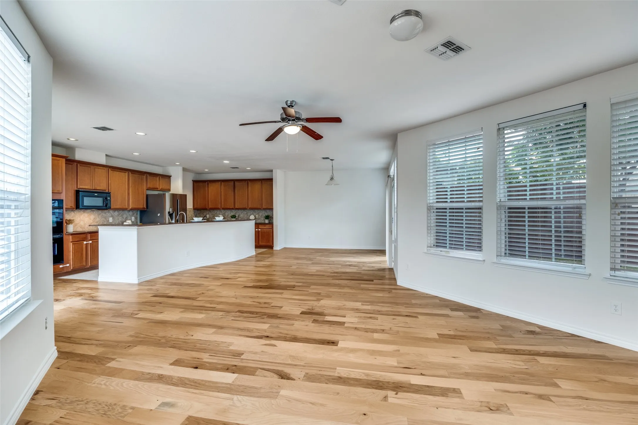 Single Family Residence For Sale in Collin County , 2025 Testament Trail, Plano, Texas 75074, 4 Bedrooms, 3 Bathrooms, 2 Garage spaces, 3,411 Sqft, built in 2006, Price $525,000, mls#21349053, Real Estate Agent in Plano, Homes For Sale in Collin county, Homes For Sale in Plano, Realtor in Plano Texas, Real Estate Brokerage Independent Realty Texas, Luminita Cordes Realtor