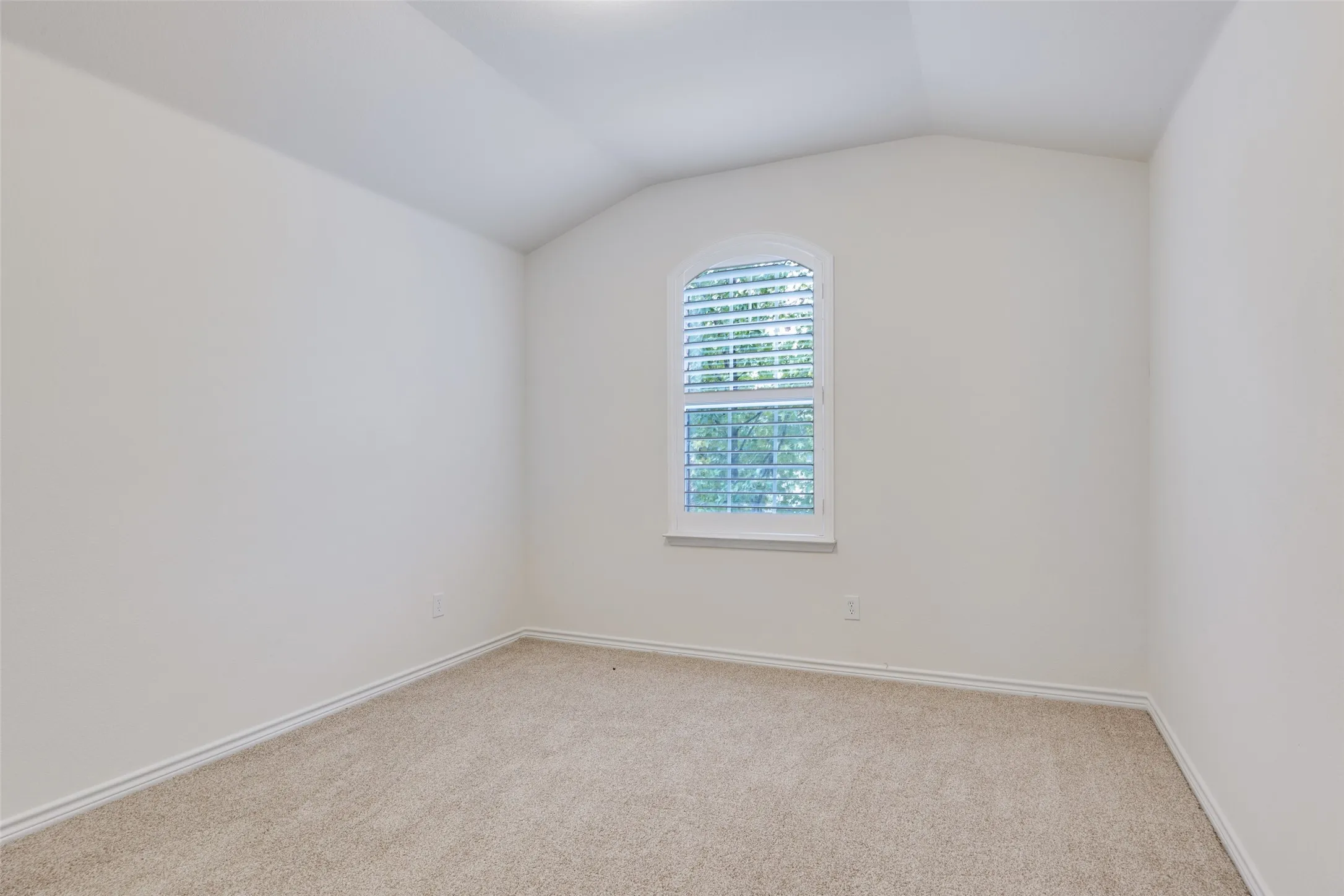 Single Family Residence For Sale in Collin County , 2025 Testament Trail, Plano, Texas 75074, 4 Bedrooms, 3 Bathrooms, 2 Garage spaces, 3,411 Sqft, built in 2006, Price $525,000, mls#21349053, Real Estate Agent in Plano, Homes For Sale in Collin county, Homes For Sale in Plano, Realtor in Plano Texas, Real Estate Brokerage Independent Realty Texas, Luminita Cordes Realtor