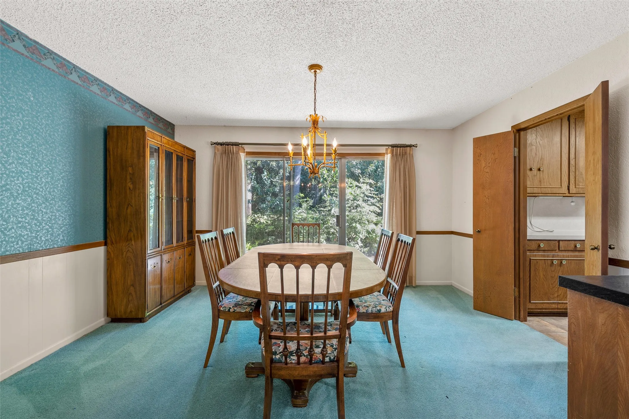 Single Family Residence For Sale in Mc Lennan County , 2624 Eldridge Lane, Waco, Texas 76710, 3 Bedroom, 3 Bathroom, 2 Garage spaces, 2,498 Sqft, built in 1976, mls#21346989, Real Estate Agent in Waco, Homes For Sale in Mc Lennan county, Homes For Sale in Waco, Realtor in Waco Texas, Real Estate Brokerage Independent Realty Texas, Luminita Cordes Realtor