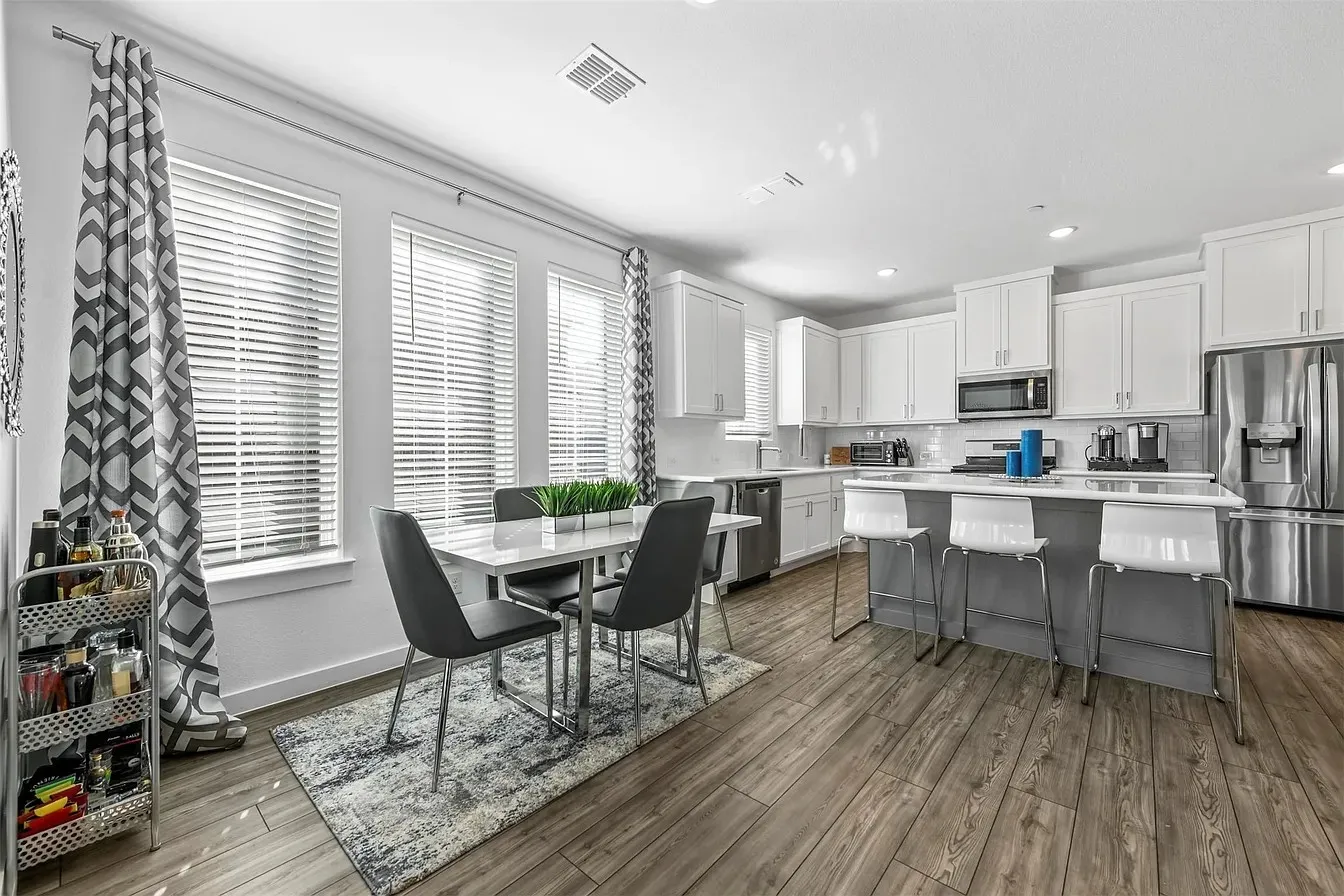 Townhouse For Sale in Collin County , 4891 Ellie Lane, Fairview, Texas 75069, 3 Bedroom, 3 Bathroom, 2 Garage spaces, 2,223 Sqft, built in 2020, mls#21348992, Real Estate Agent in Fairview, Homes For Sale in Collin county, Homes For Sale in Fairview, Realtor in Fairview Texas, Real Estate Brokerage Independent Realty Texas, Luminita Cordes Realtor