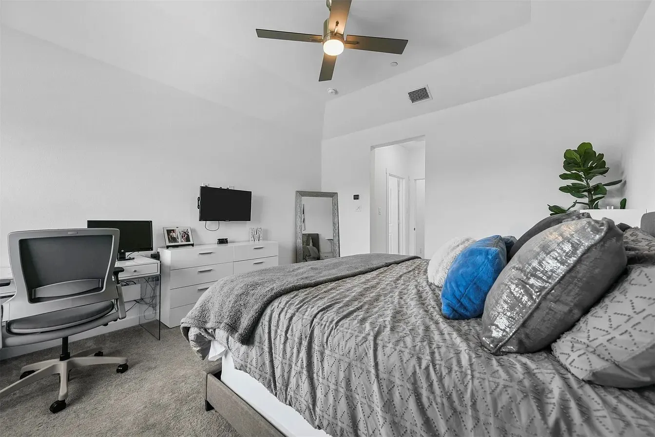 Townhouse For Sale in Collin County , 4891 Ellie Lane, Fairview, Texas 75069, 3 Bedroom, 3 Bathroom, 2 Garage spaces, 2,223 Sqft, built in 2020, mls#21348992, Real Estate Agent in Fairview, Homes For Sale in Collin county, Homes For Sale in Fairview, Realtor in Fairview Texas, Real Estate Brokerage Independent Realty Texas, Luminita Cordes Realtor