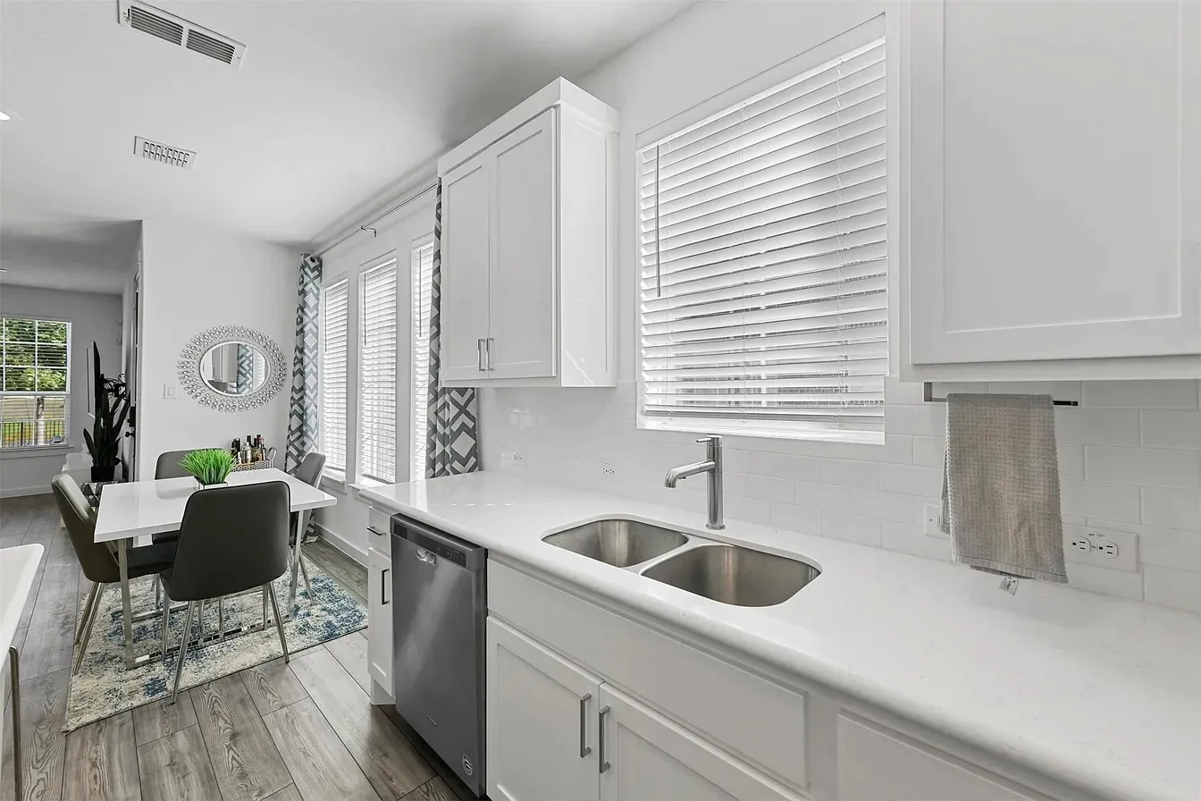 Townhouse For Sale in Collin County , 4891 Ellie Lane, Fairview, Texas 75069, 3 Bedroom, 3 Bathroom, 2 Garage spaces, 2,223 Sqft, built in 2020, mls#21348992, Real Estate Agent in Fairview, Homes For Sale in Collin county, Homes For Sale in Fairview, Realtor in Fairview Texas, Real Estate Brokerage Independent Realty Texas, Luminita Cordes Realtor