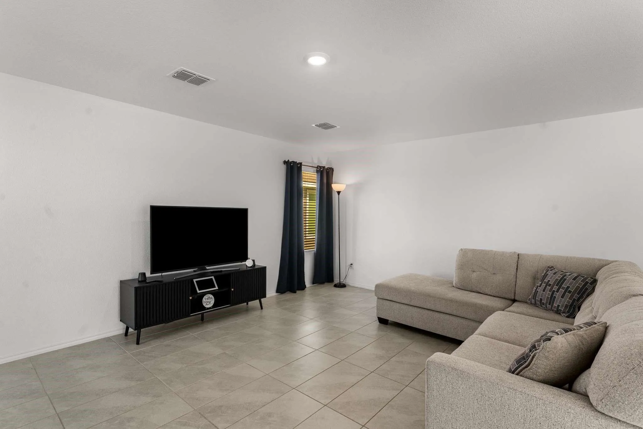 Single Family Residence For Rent in Collin County , 222 Harvest Street, Princeton, Texas 75407, 3 Bedroom, 2 Bathroom, 2 Garage spaces, 1,436 Sqft, built in 2024, mls#21349101, Real Estate Agent in Princeton, Homes For Rent in Collin county, Homes For Rent in Princeton, Realtor in Princeton Texas, Real Estate Brokerage Independent Realty Texas, Luminita Cordes Realtor