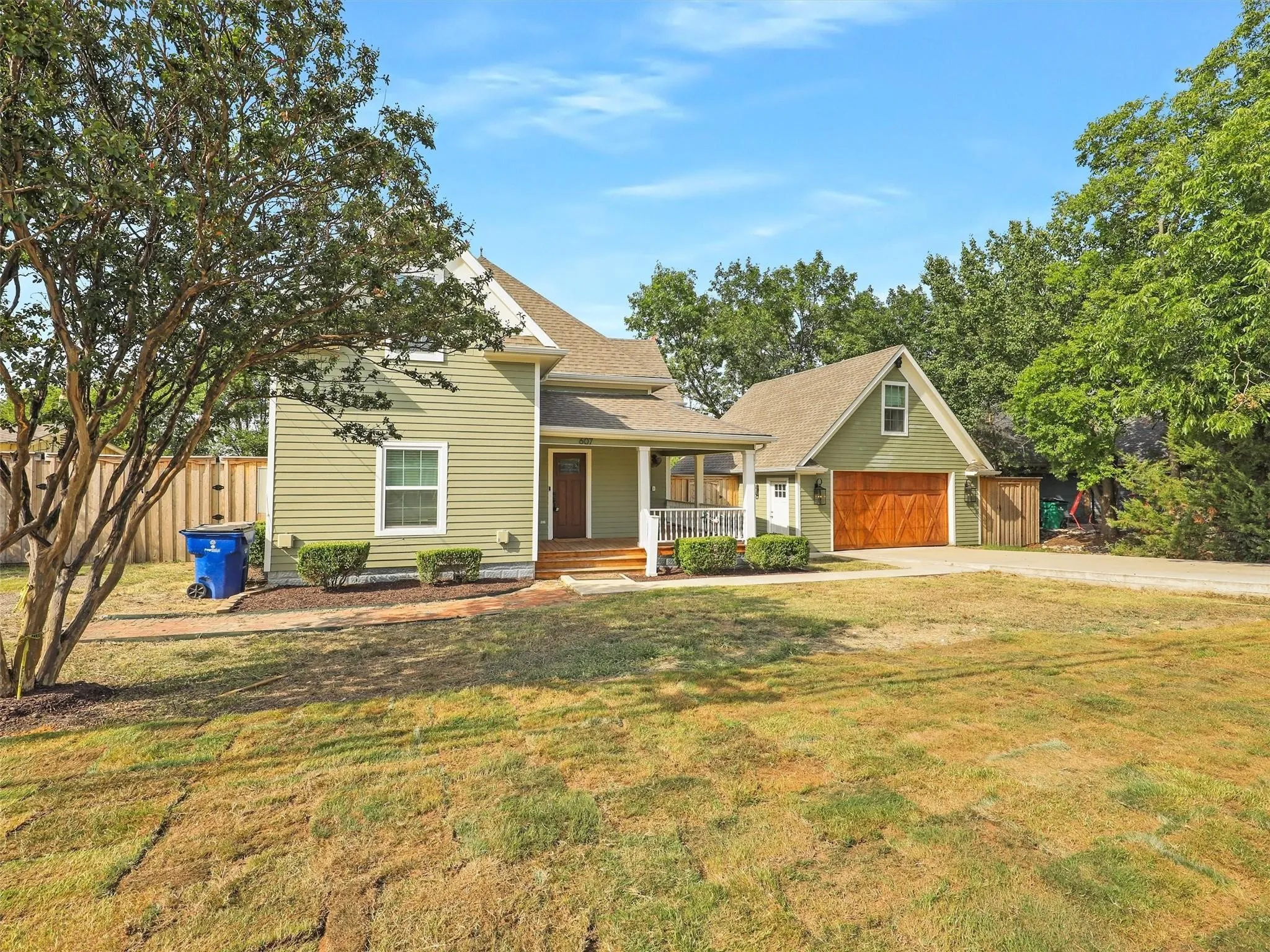 Single Family Residence For Sale in Collin County , 607 W Walnut Street, Celina, Texas 75009, 3 Bedroom, 2 Bathroom, 2 Garage spaces, 1,850 Sqft, built in 1909, mls#21337195, Real Estate Agent in Celina, Homes For Sale in Collin county, Homes For Sale in Celina, Realtor in Celina Texas, Real Estate Brokerage Independent Realty Texas, Luminita Cordes Realtor