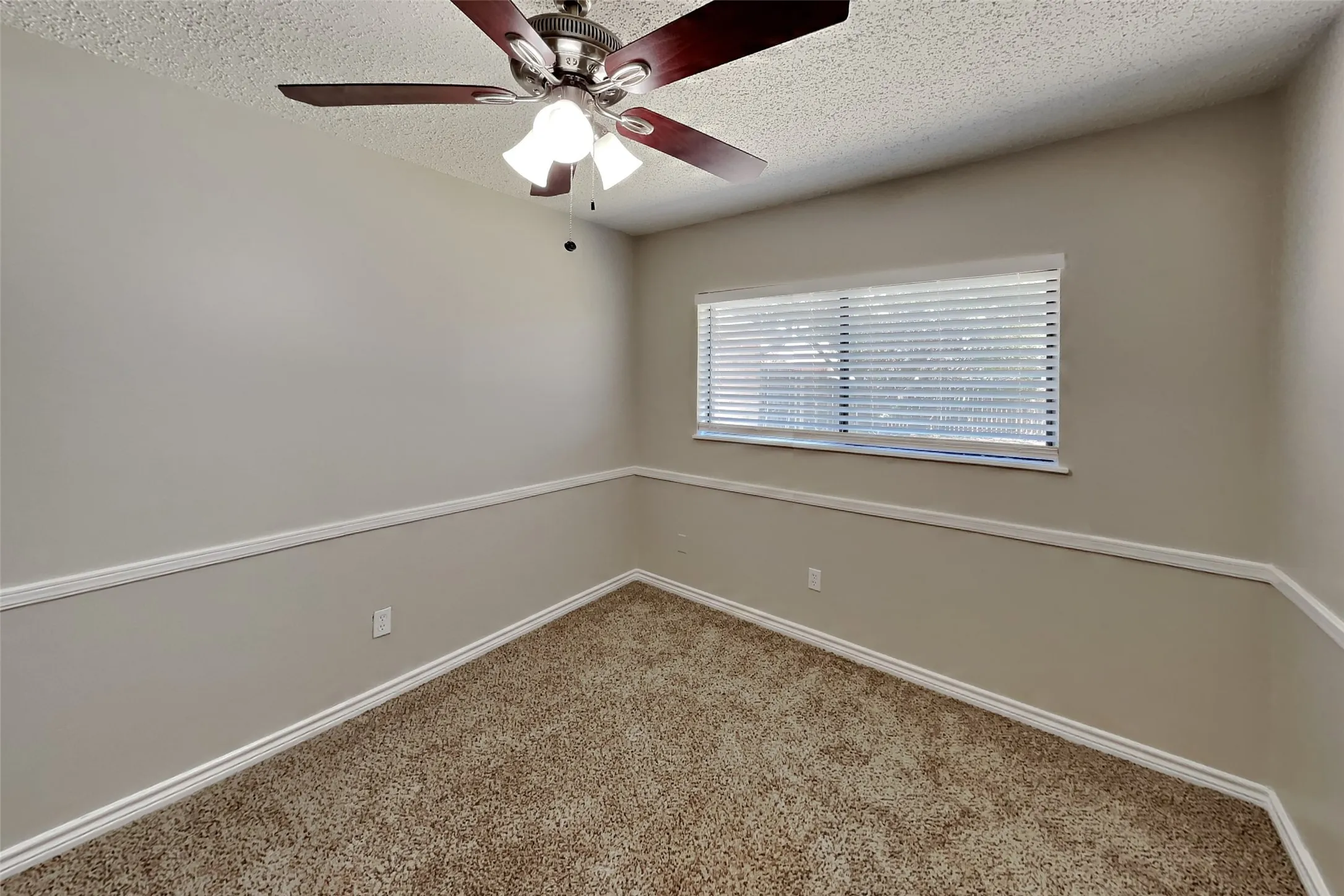 Single Family Residence For Rent in Collin County , 833 Harvest Glen Drive, Plano, Texas 75023, 4 Bedroom, 2 Bathroom, 2 Garage spaces, 1,529 Sqft, built in 1981, mls#21349134, Real Estate Agent in Plano, Homes For Rent in Collin county, Homes For Rent in Plano, Realtor in Plano Texas, Real Estate Brokerage Independent Realty Texas, Luminita Cordes Realtor