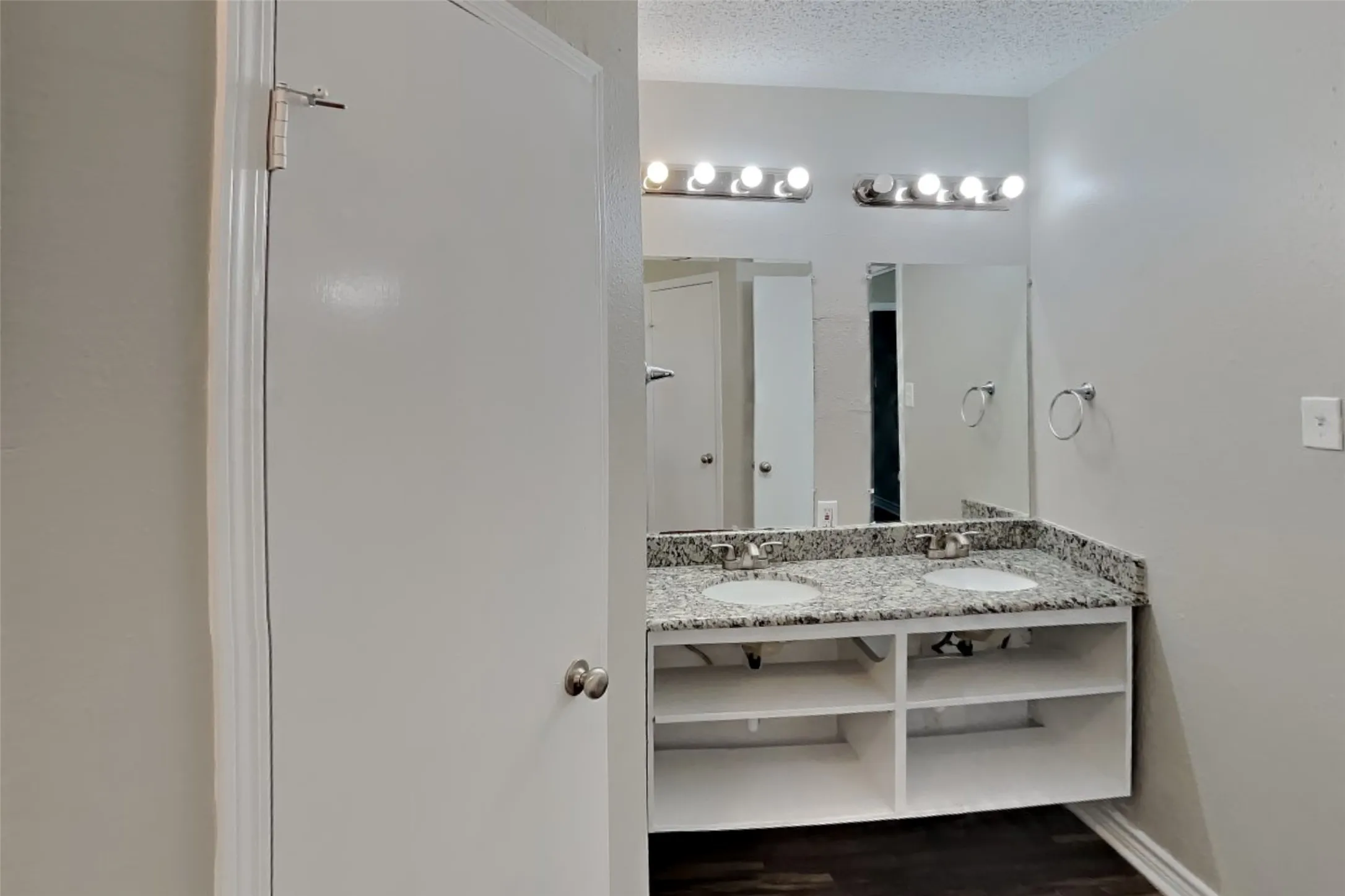 Single Family Residence For Rent in Collin County , 833 Harvest Glen Drive, Plano, Texas 75023, 4 Bedroom, 2 Bathroom, 2 Garage spaces, 1,529 Sqft, built in 1981, mls#21349134, Real Estate Agent in Plano, Homes For Rent in Collin county, Homes For Rent in Plano, Realtor in Plano Texas, Real Estate Brokerage Independent Realty Texas, Luminita Cordes Realtor