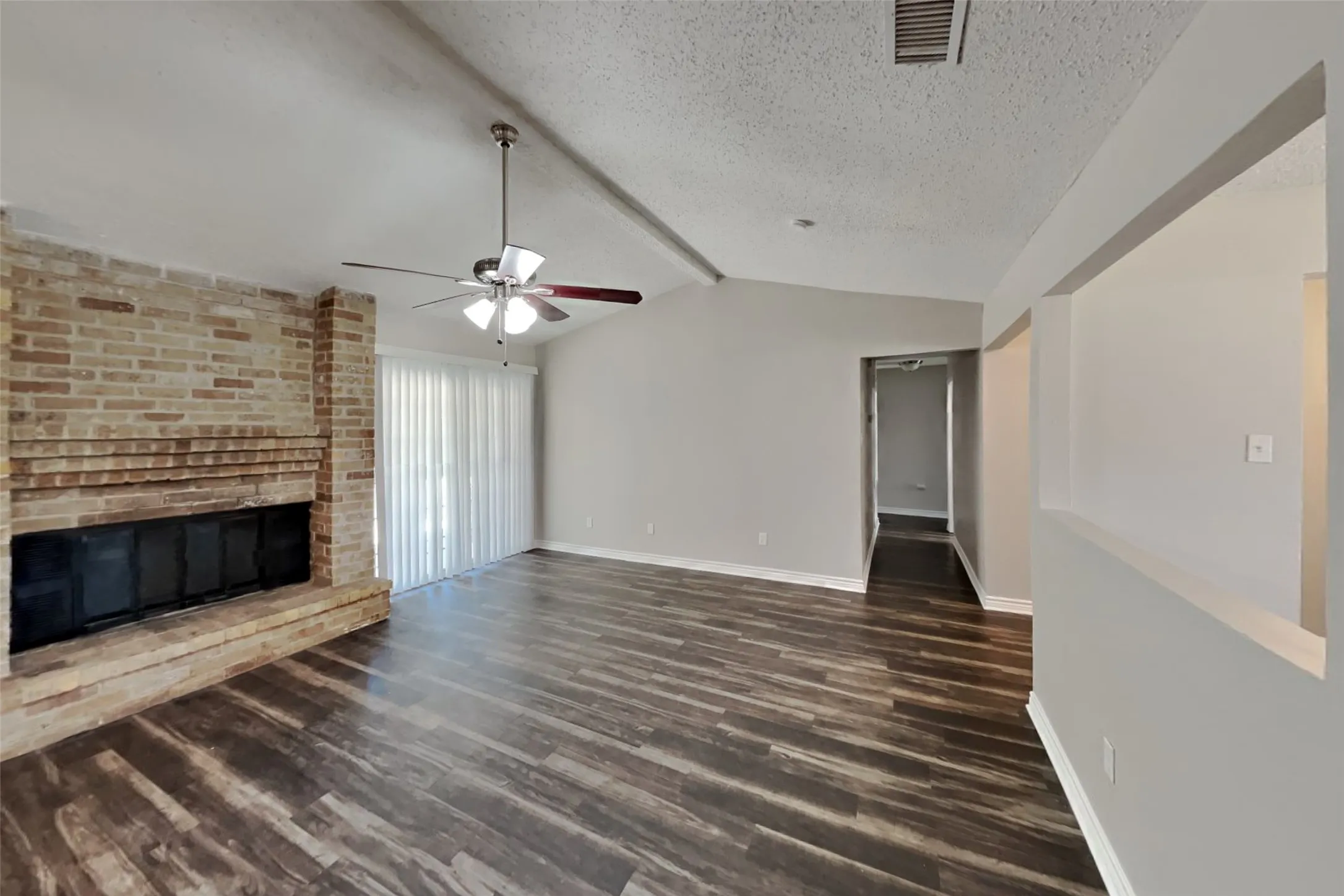 Single Family Residence For Rent in Collin County , 833 Harvest Glen Drive, Plano, Texas 75023, 4 Bedroom, 2 Bathroom, 2 Garage spaces, 1,529 Sqft, built in 1981, mls#21349134, Real Estate Agent in Plano, Homes For Rent in Collin county, Homes For Rent in Plano, Realtor in Plano Texas, Real Estate Brokerage Independent Realty Texas, Luminita Cordes Realtor