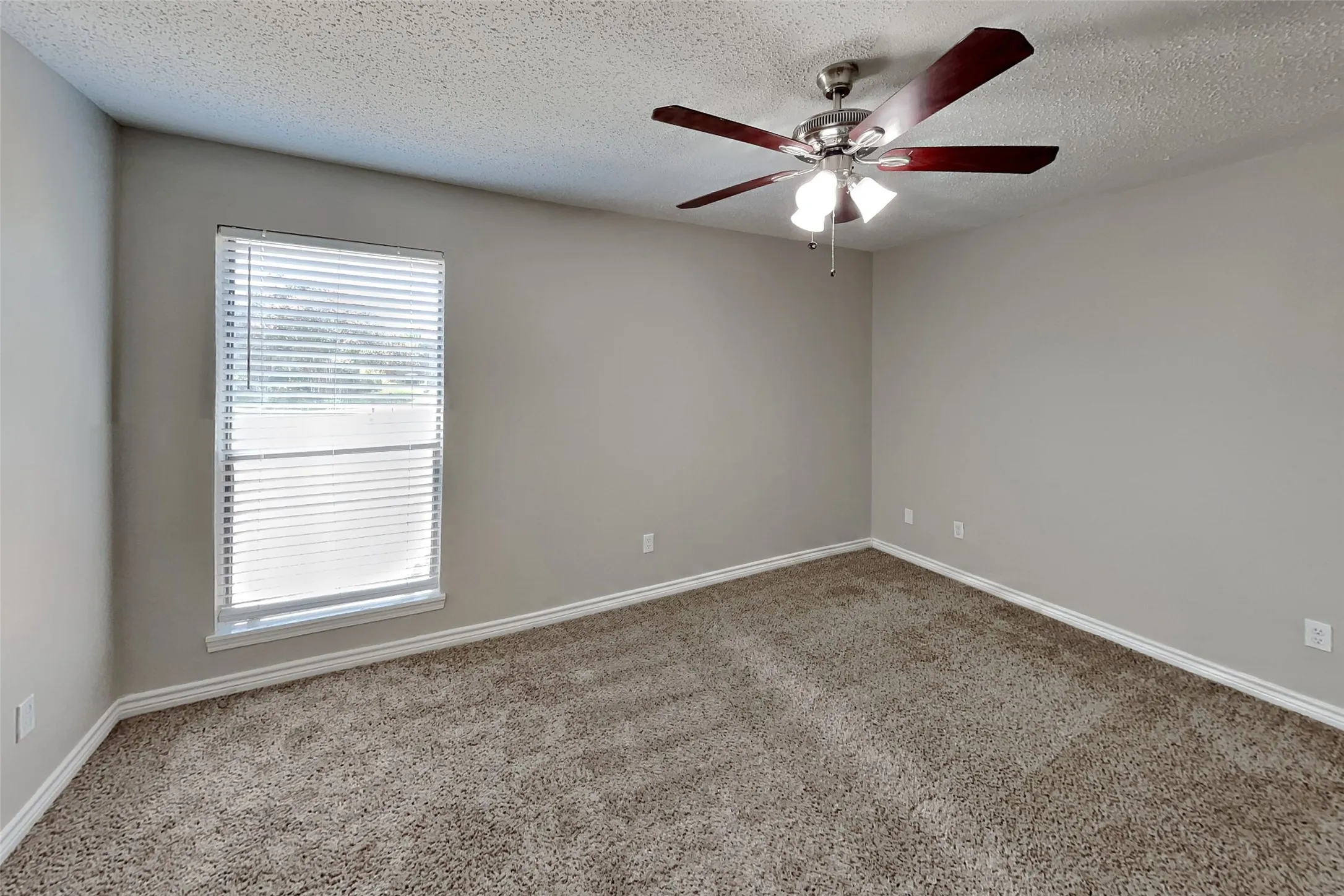 Single Family Residence For Rent in Collin County , 833 Harvest Glen Drive, Plano, Texas 75023, 4 Bedroom, 2 Bathroom, 2 Garage spaces, 1,529 Sqft, built in 1981, mls#21349134, Real Estate Agent in Plano, Homes For Rent in Collin county, Homes For Rent in Plano, Realtor in Plano Texas, Real Estate Brokerage Independent Realty Texas, Luminita Cordes Realtor