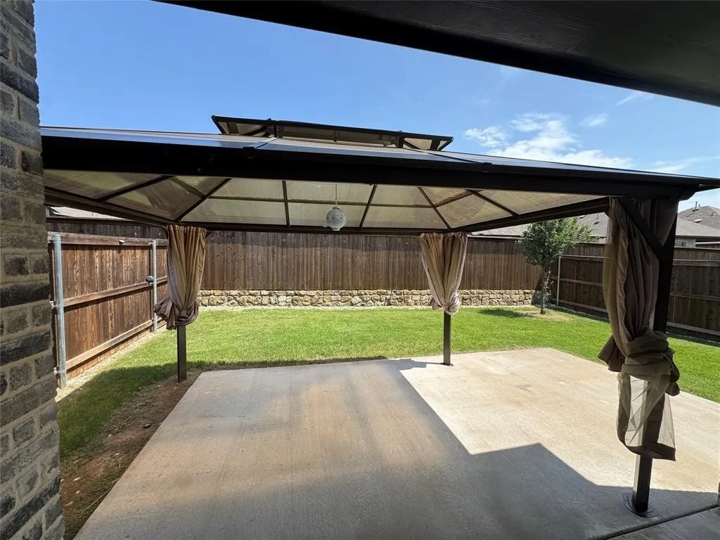 Single Family Residence For Rent in Rockwall County , 4056 Anglers Way, Royse City, Texas 75189, 4 Bedroom, 4 Bathroom, 2 Garage spaces, 2,732 Sqft, built in 2022, mls#21348871, Real Estate Agent in Royse City, Homes For Rent in Rockwall county, Homes For Rent in Royse City, Realtor in Royse City Texas, Real Estate Brokerage Independent Realty Texas, Luminita Cordes Realtor