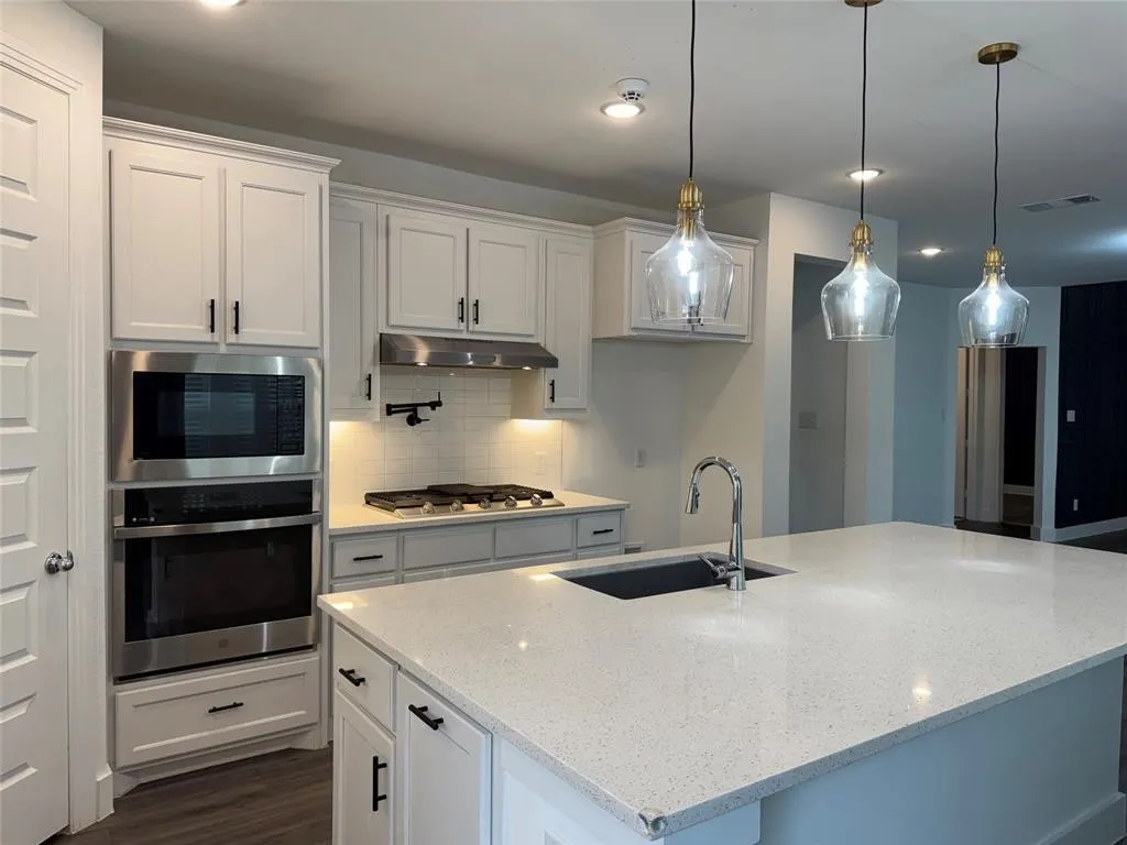 Single Family Residence For Rent in Rockwall County , 4056 Anglers Way, Royse City, Texas 75189, 4 Bedroom, 4 Bathroom, 2 Garage spaces, 2,732 Sqft, built in 2022, mls#21348871, Real Estate Agent in Royse City, Homes For Rent in Rockwall county, Homes For Rent in Royse City, Realtor in Royse City Texas, Real Estate Brokerage Independent Realty Texas, Luminita Cordes Realtor