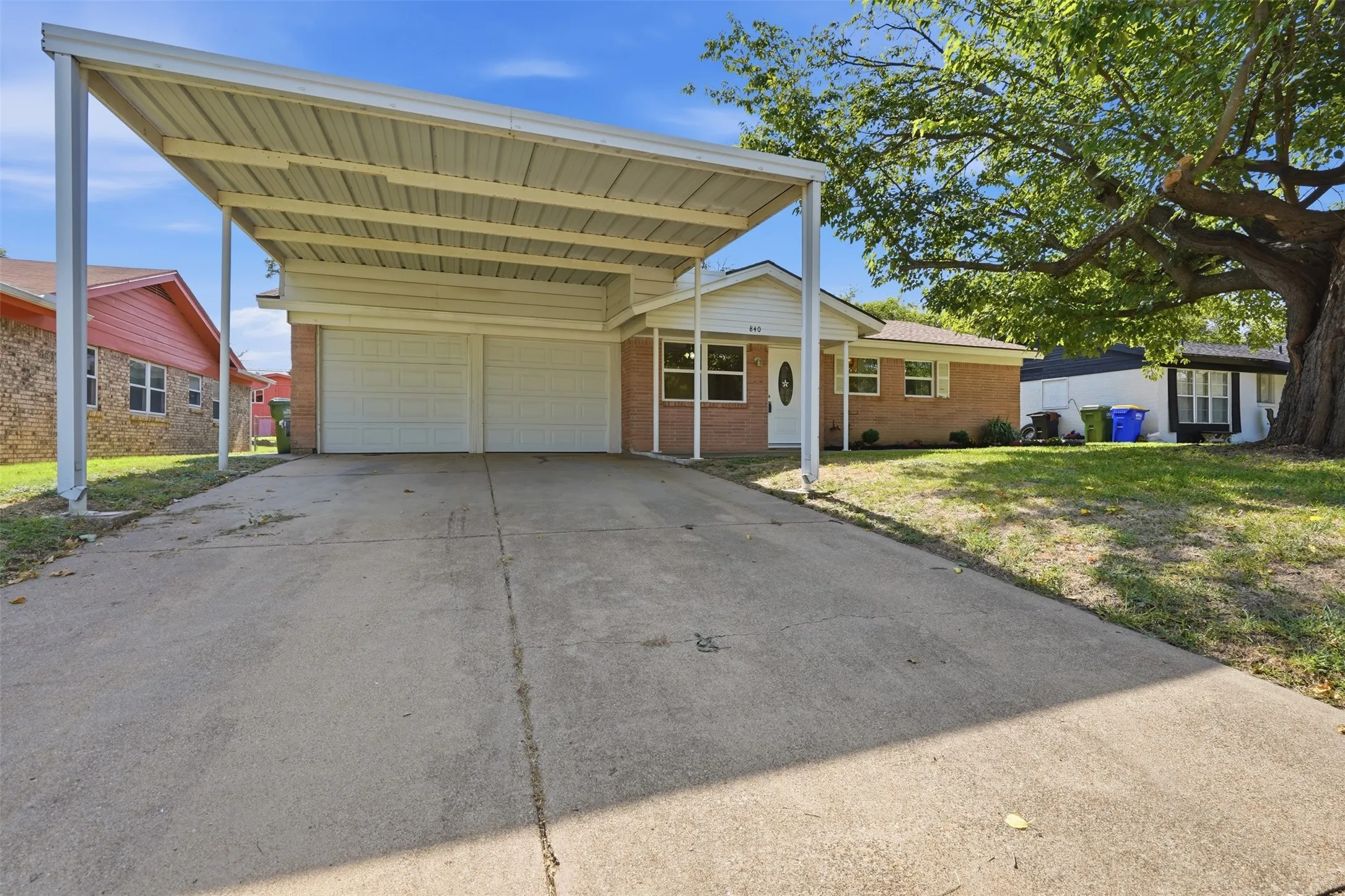 Single Family Residence For Sale in Tarrant County , 840 Crosby Avenue, White Settlement, Texas 76108, 3 Bedroom, 2 Bathroom, 2 Garage spaces, 1,158 Sqft, built in 1963, mls#21347167, Real Estate Agent in White Settlement, Homes For Sale in Tarrant county, Homes For Sale in White Settlement, Realtor in White Settlement Texas, Real Estate Brokerage Independent Realty Texas, Luminita Cordes Realtor