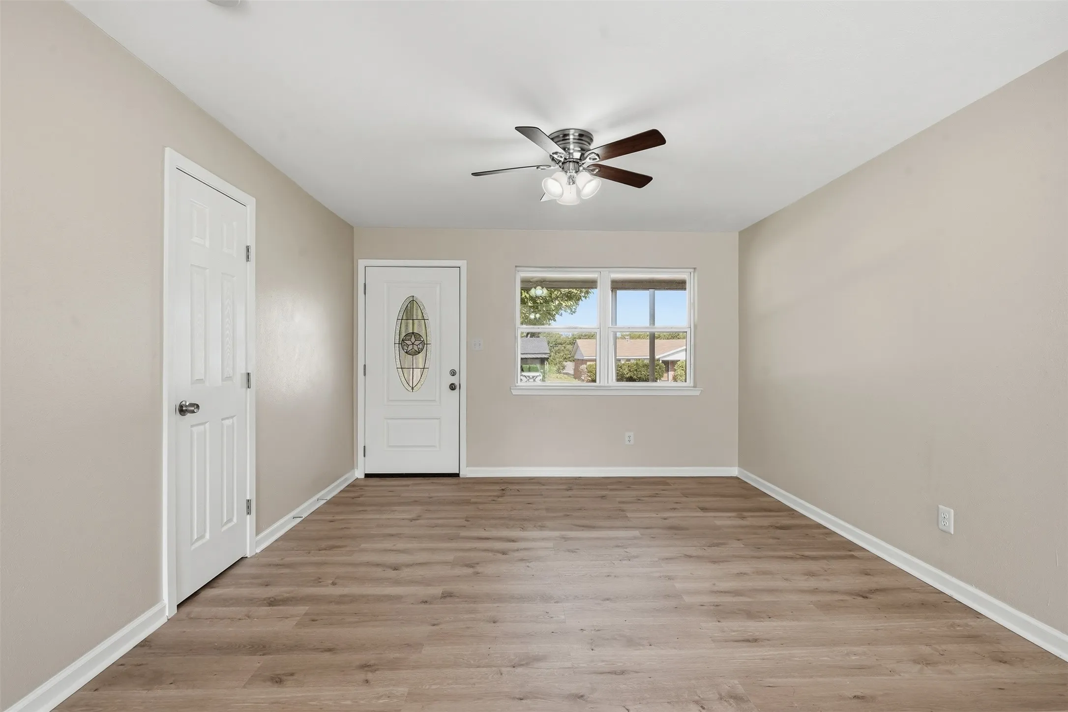 Single Family Residence For Sale in Tarrant County , 840 Crosby Avenue, White Settlement, Texas 76108, 3 Bedroom, 2 Bathroom, 2 Garage spaces, 1,158 Sqft, built in 1963, mls#21347167, Real Estate Agent in White Settlement, Homes For Sale in Tarrant county, Homes For Sale in White Settlement, Realtor in White Settlement Texas, Real Estate Brokerage Independent Realty Texas, Luminita Cordes Realtor