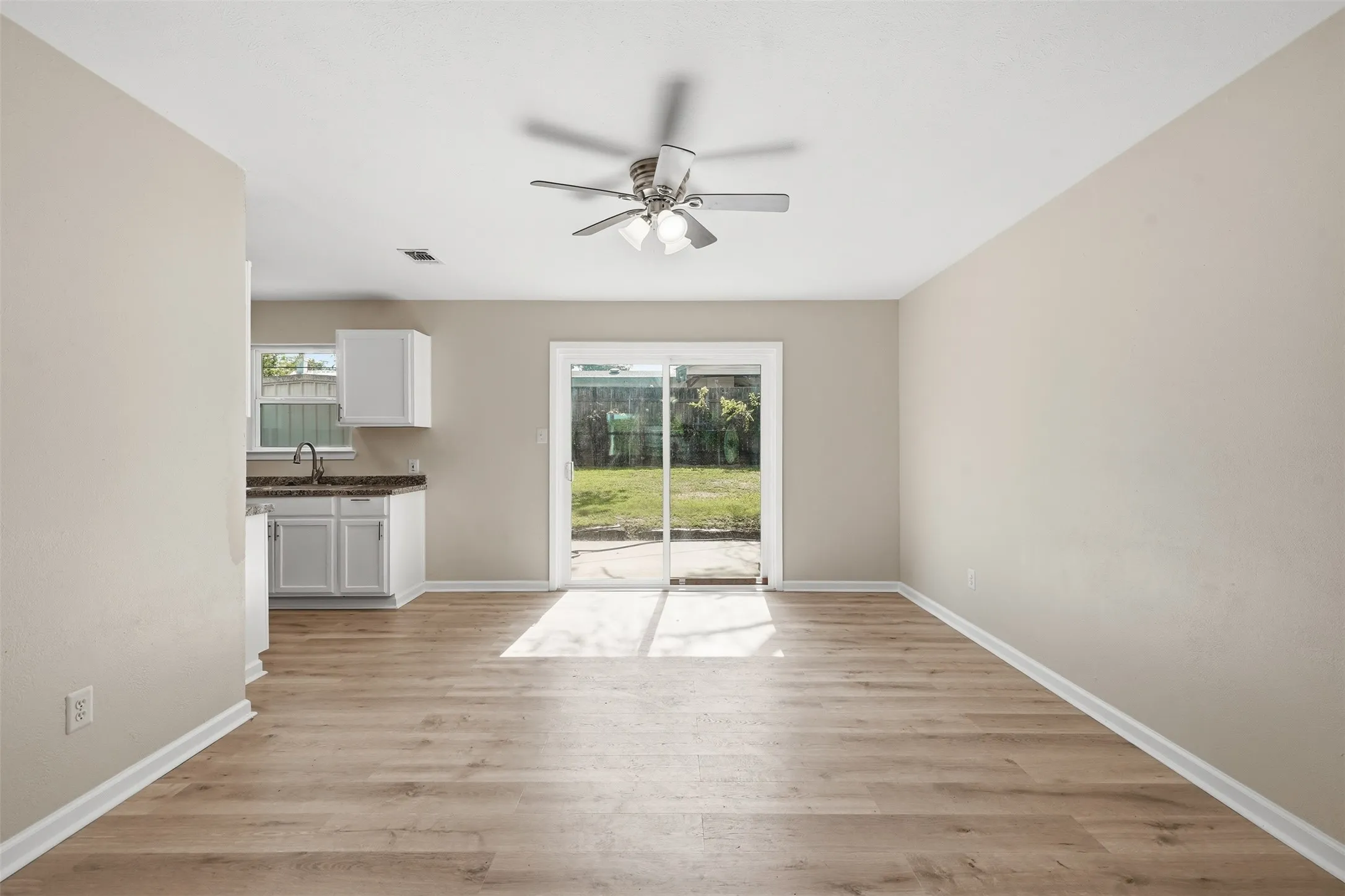 Single Family Residence For Sale in Tarrant County , 840 Crosby Avenue, White Settlement, Texas 76108, 3 Bedroom, 2 Bathroom, 2 Garage spaces, 1,158 Sqft, built in 1963, mls#21347167, Real Estate Agent in White Settlement, Homes For Sale in Tarrant county, Homes For Sale in White Settlement, Realtor in White Settlement Texas, Real Estate Brokerage Independent Realty Texas, Luminita Cordes Realtor