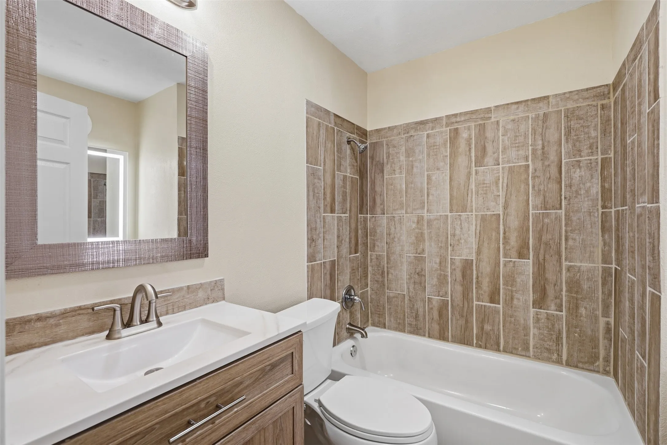 Single Family Residence For Sale in Tarrant County , 840 Crosby Avenue, White Settlement, Texas 76108, 3 Bedroom, 2 Bathroom, 2 Garage spaces, 1,158 Sqft, built in 1963, mls#21347167, Real Estate Agent in White Settlement, Homes For Sale in Tarrant county, Homes For Sale in White Settlement, Realtor in White Settlement Texas, Real Estate Brokerage Independent Realty Texas, Luminita Cordes Realtor