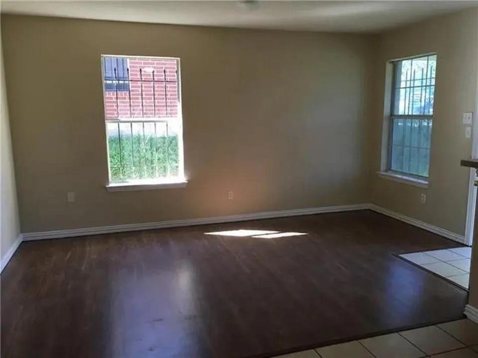 Duplex For Rent in Tarrant County , 1504 E Mulkey Street, Fort Worth, Texas 76104, 3 Bedroom, 2 Bathroom, Garage spaces, 2,208 Sqft, built in 2007, mls#21349140, Real Estate Agent in Fort Worth, Homes For Rent in Tarrant county, Homes For Rent in Fort Worth, Realtor in Fort Worth Texas, Real Estate Brokerage Independent Realty Texas, Luminita Cordes Realtor