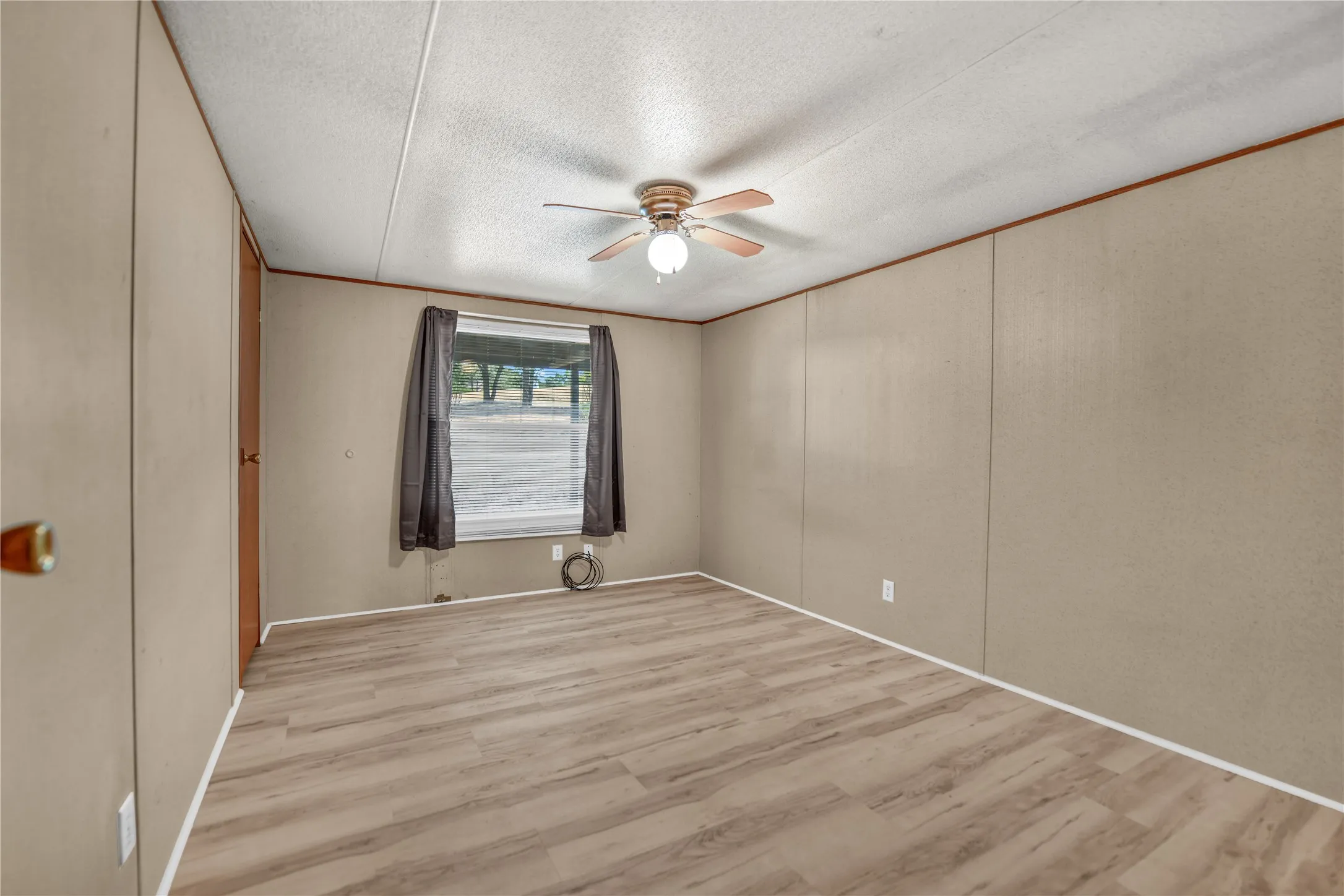 Mobile Home For Sale in Parker County , 1933 Carter Road, Springtown, Texas 76082, 4 Bedroom, 2 Bathroom, Garage spaces, 1,568 Sqft, built in 1996, mls#21346018, Real Estate Agent in Springtown, Homes For Sale in Parker county, Homes For Sale in Springtown, Realtor in Springtown Texas, Real Estate Brokerage Independent Realty Texas, Luminita Cordes Realtor