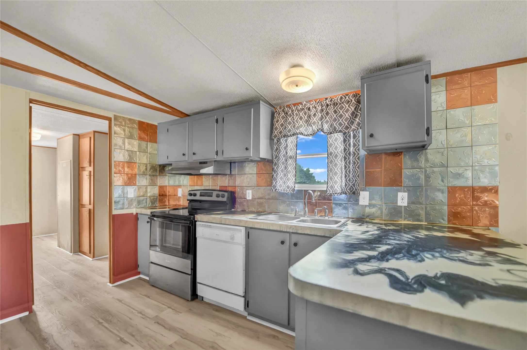 Mobile Home For Sale in Parker County , 1933 Carter Road, Springtown, Texas 76082, 4 Bedroom, 2 Bathroom, Garage spaces, 1,568 Sqft, built in 1996, mls#21346018, Real Estate Agent in Springtown, Homes For Sale in Parker county, Homes For Sale in Springtown, Realtor in Springtown Texas, Real Estate Brokerage Independent Realty Texas, Luminita Cordes Realtor