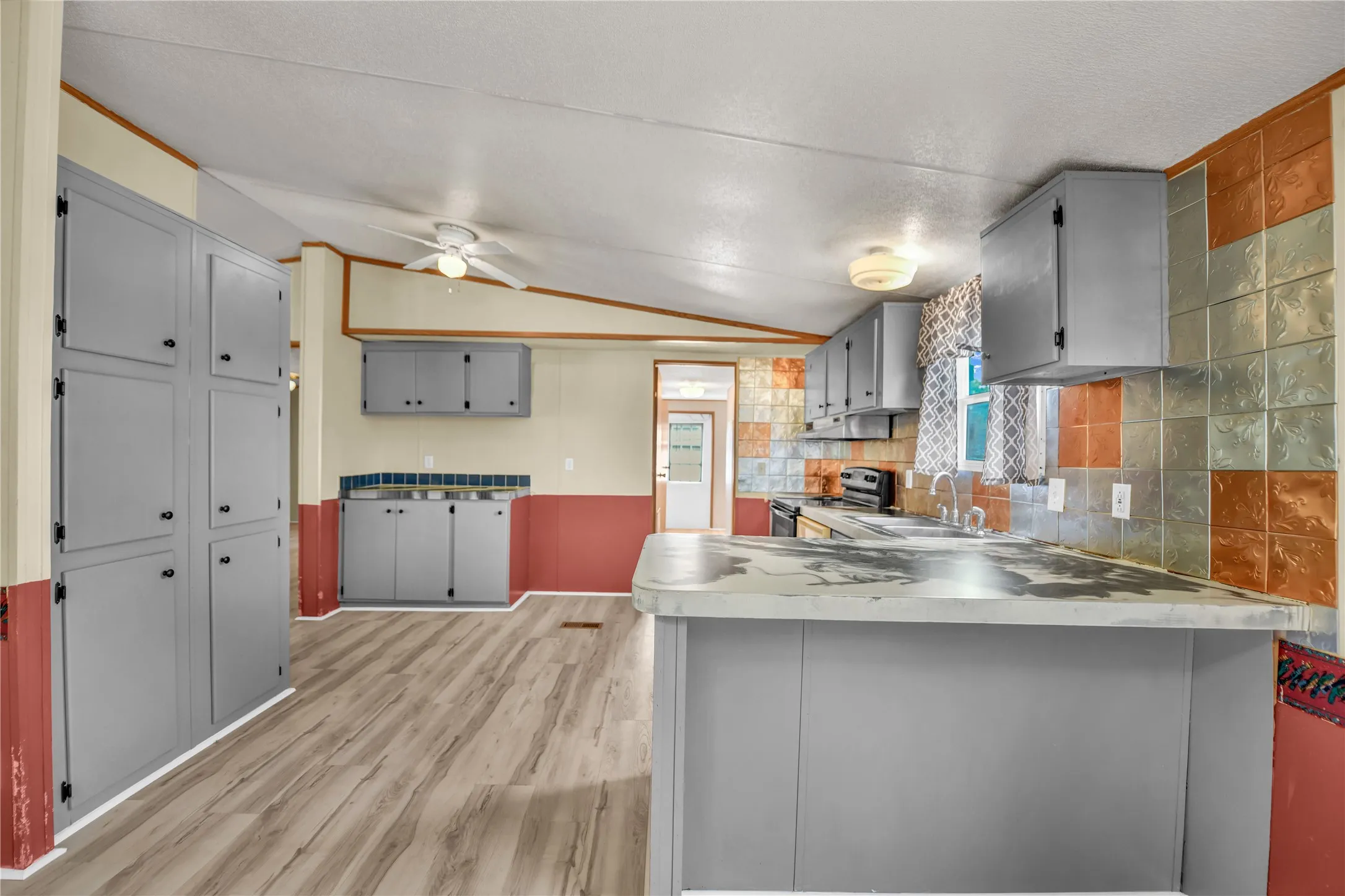 Mobile Home For Sale in Parker County , 1933 Carter Road, Springtown, Texas 76082, 4 Bedroom, 2 Bathroom, Garage spaces, 1,568 Sqft, built in 1996, mls#21346018, Real Estate Agent in Springtown, Homes For Sale in Parker county, Homes For Sale in Springtown, Realtor in Springtown Texas, Real Estate Brokerage Independent Realty Texas, Luminita Cordes Realtor