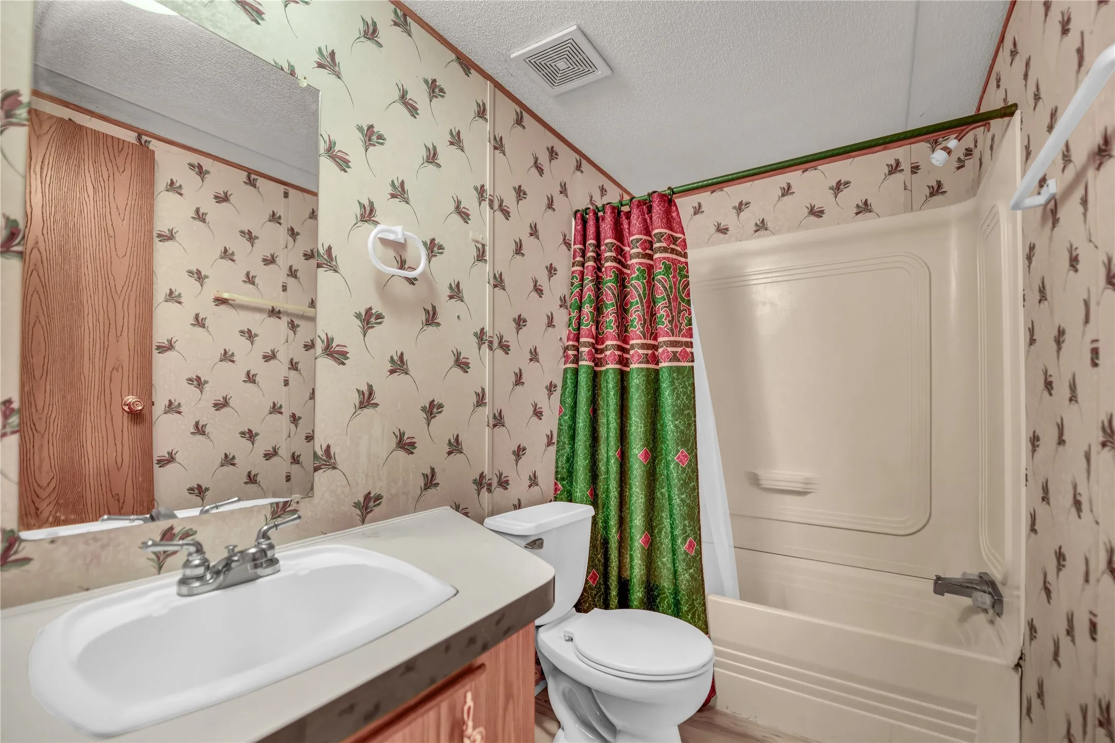 Mobile Home For Sale in Parker County , 1933 Carter Road, Springtown, Texas 76082, 4 Bedroom, 2 Bathroom, Garage spaces, 1,568 Sqft, built in 1996, mls#21346018, Real Estate Agent in Springtown, Homes For Sale in Parker county, Homes For Sale in Springtown, Realtor in Springtown Texas, Real Estate Brokerage Independent Realty Texas, Luminita Cordes Realtor