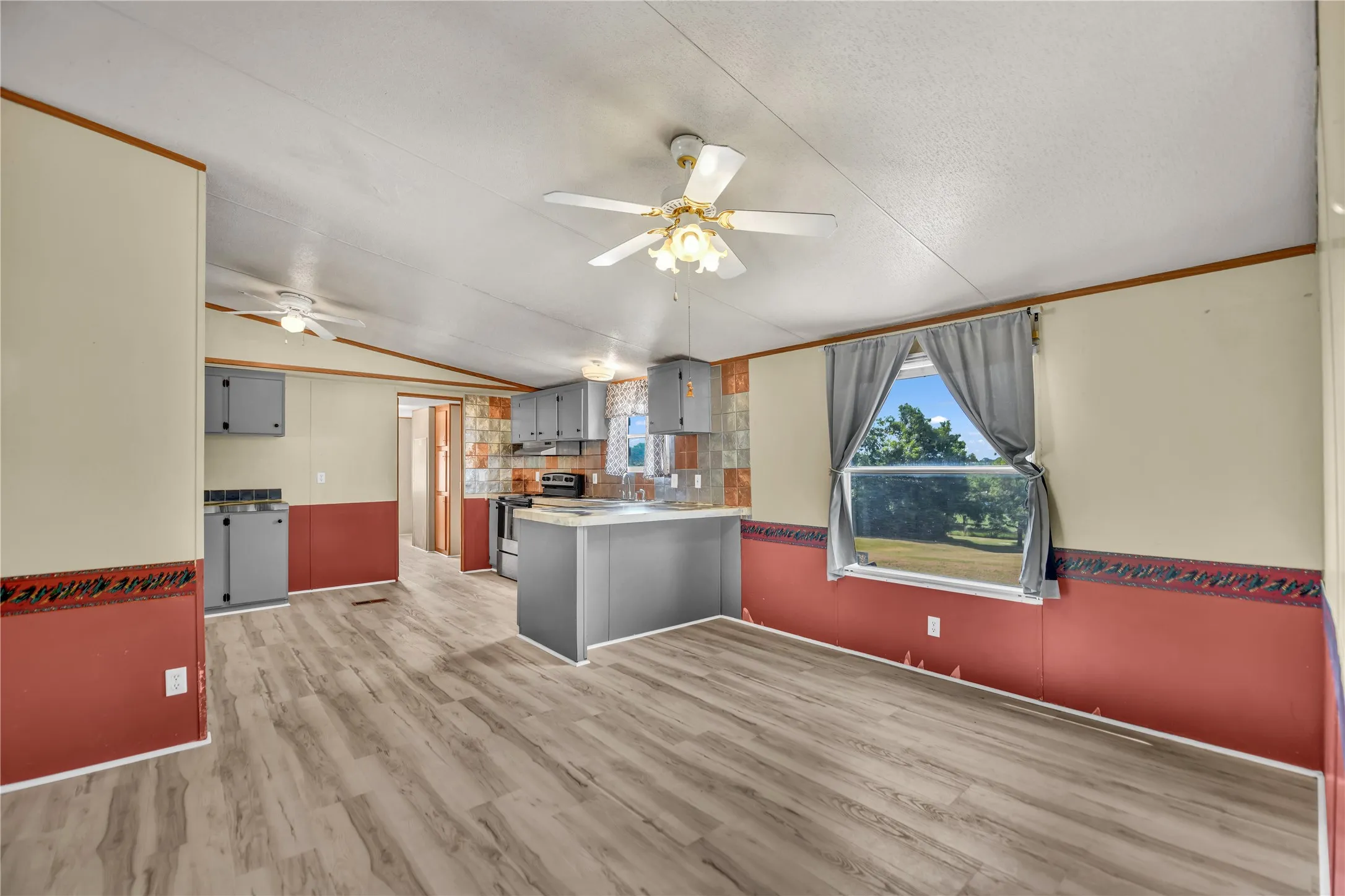 Mobile Home For Sale in Parker County , 1933 Carter Road, Springtown, Texas 76082, 4 Bedroom, 2 Bathroom, Garage spaces, 1,568 Sqft, built in 1996, mls#21346018, Real Estate Agent in Springtown, Homes For Sale in Parker county, Homes For Sale in Springtown, Realtor in Springtown Texas, Real Estate Brokerage Independent Realty Texas, Luminita Cordes Realtor
