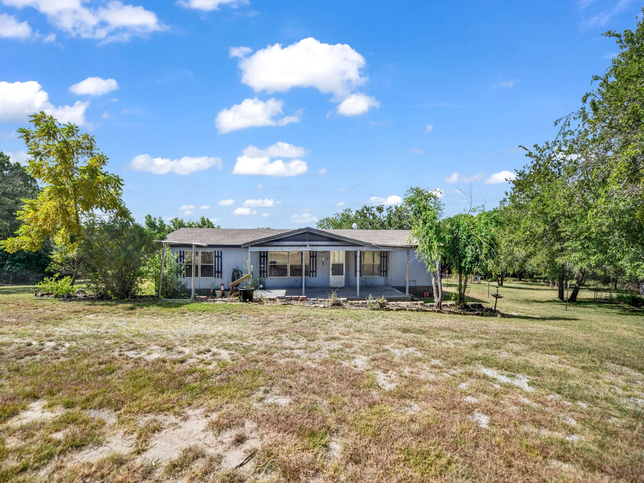 Mobile Home For Sale in Parker County , 1933 Carter Road, Springtown, Texas 76082, 4 Bedroom, 2 Bathroom, Garage spaces, 1,568 Sqft, built in 1996, mls#21346018, Real Estate Agent in Springtown, Homes For Sale in Parker county, Homes For Sale in Springtown, Realtor in Springtown Texas, Real Estate Brokerage Independent Realty Texas, Luminita Cordes Realtor