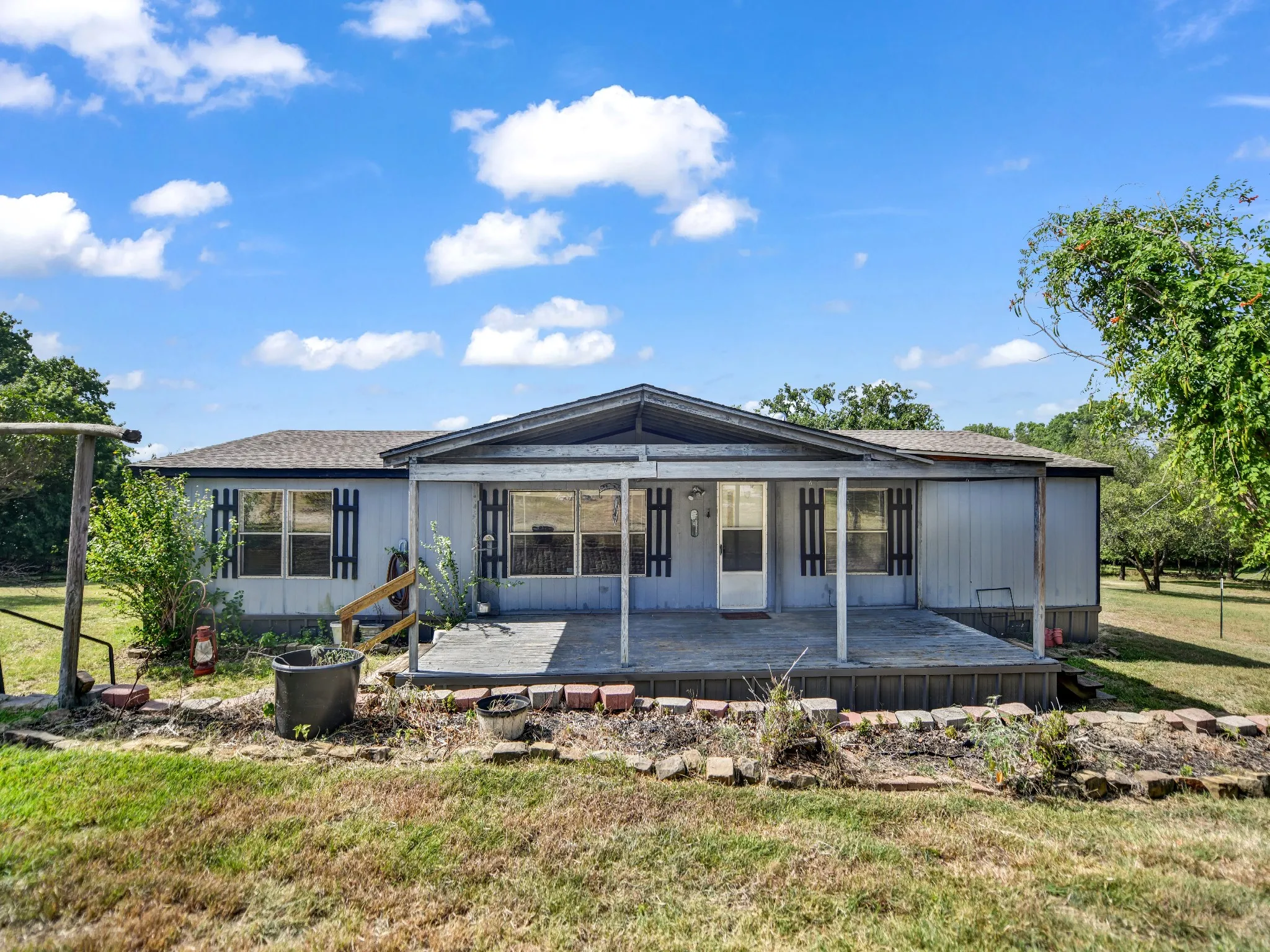 Mobile Home For Sale in Parker County , 1933 Carter Road, Springtown, Texas 76082, 4 Bedroom, 2 Bathroom, Garage spaces, 1,568 Sqft, built in 1996, mls#21346018, Real Estate Agent in Springtown, Homes For Sale in Parker county, Homes For Sale in Springtown, Realtor in Springtown Texas, Real Estate Brokerage Independent Realty Texas, Luminita Cordes Realtor